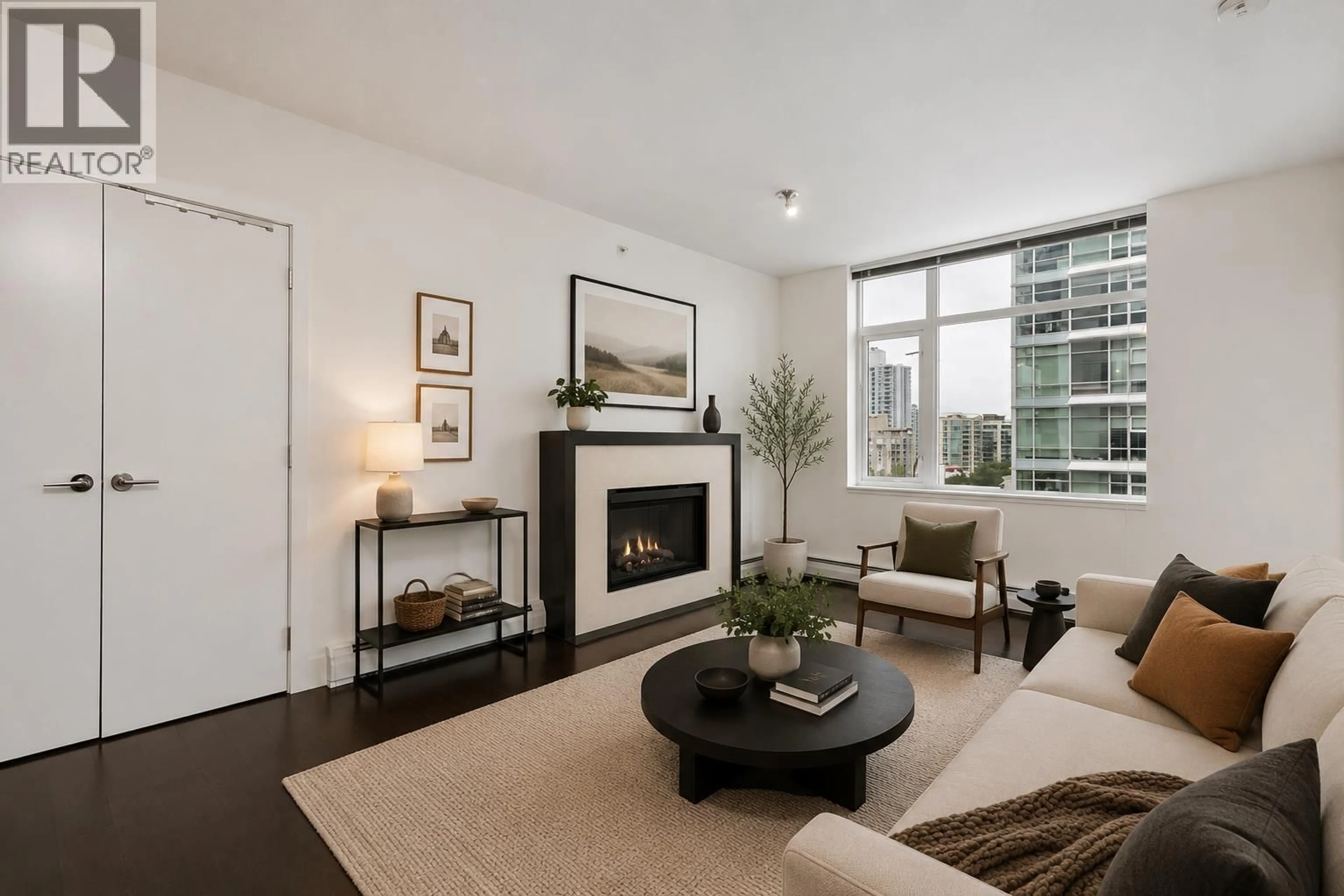 Living room with furniture, unknown for 1208 - 1320 CHESTERFIELD AVENUE, North Vancouver British Columbia V7M0A6
