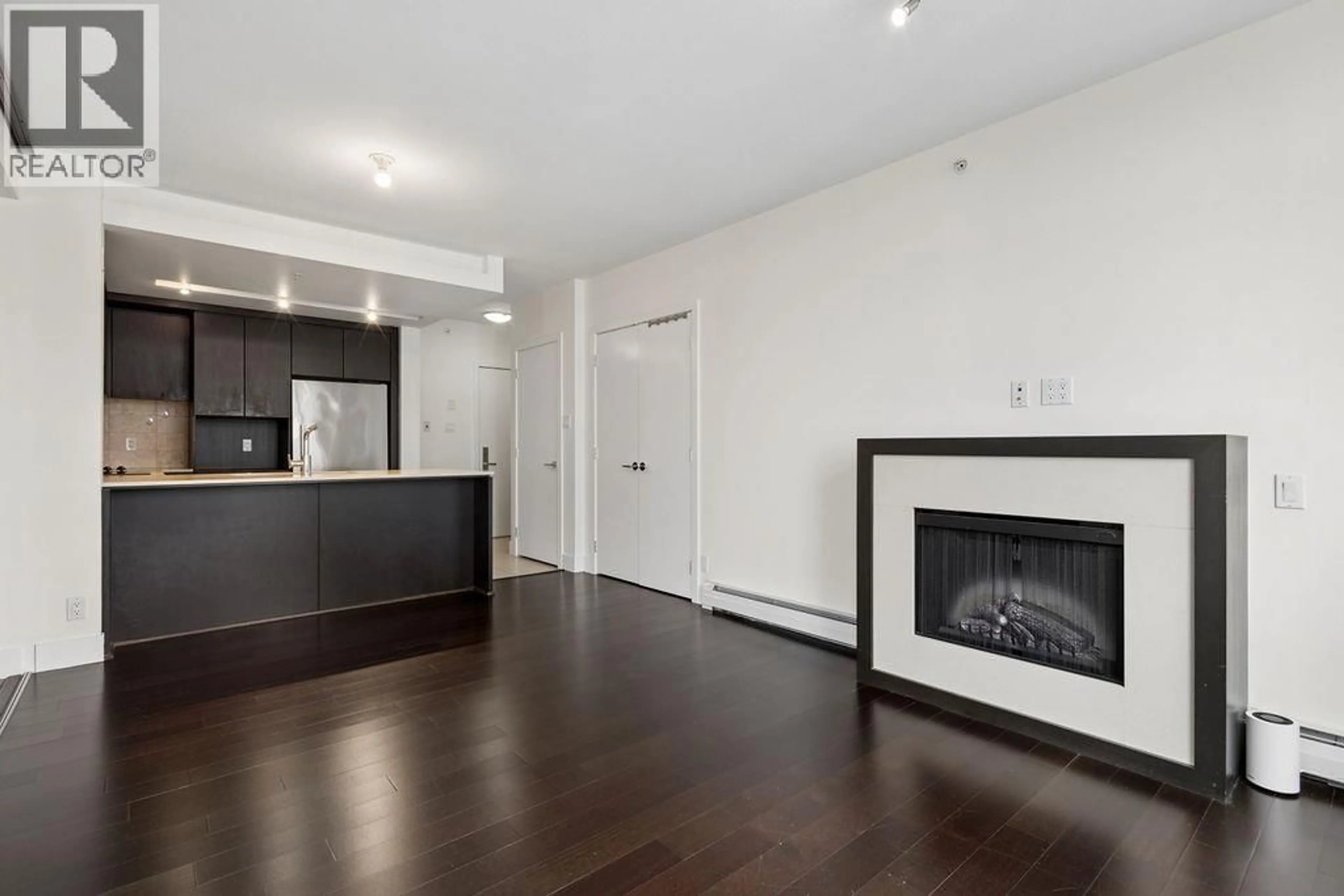 Unknown for 1208 - 1320 CHESTERFIELD AVENUE, North Vancouver British Columbia V7M0A6