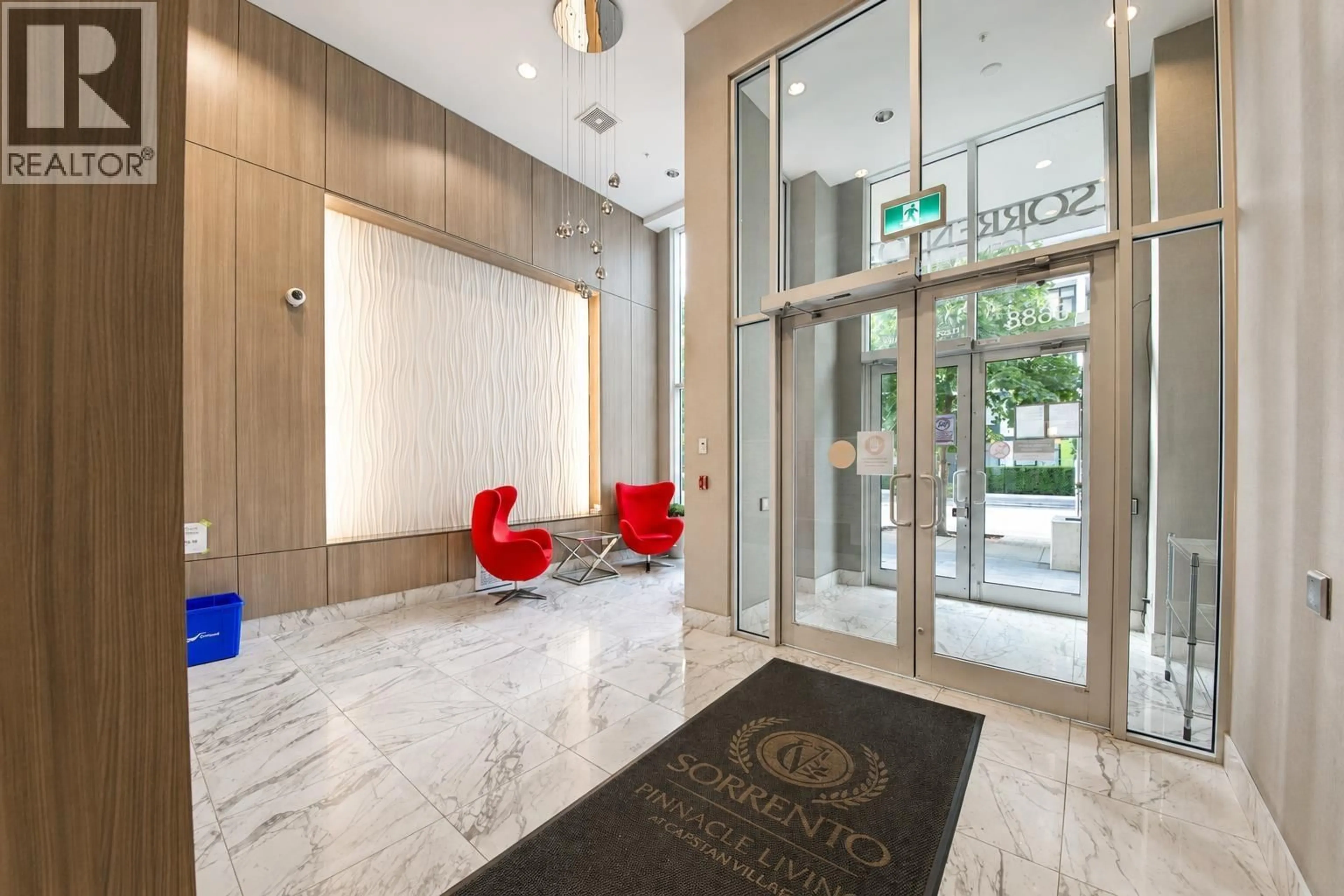 Indoor foyer for 812 - 8688 HAZELBRIDGE WAY, Richmond British Columbia V6X0R6