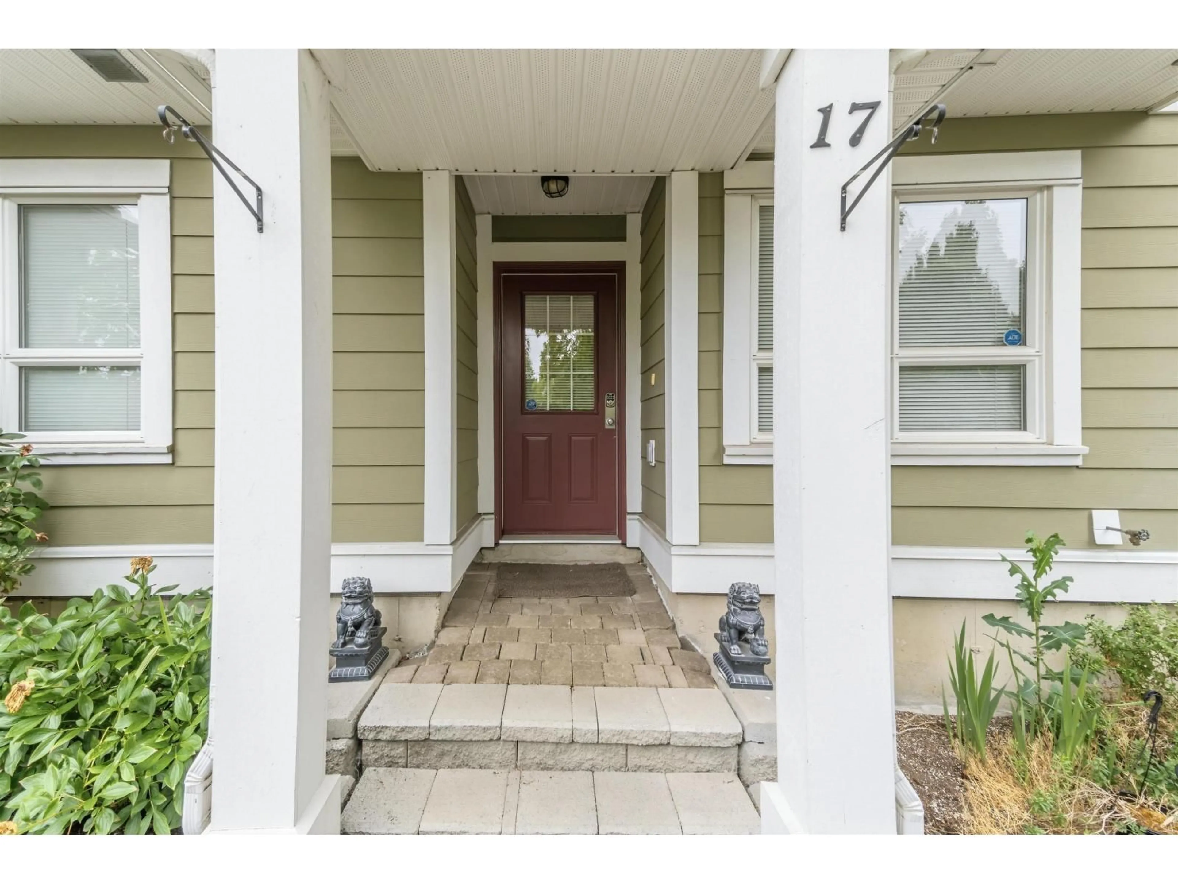 Indoor entryway for 17 - 20159 68 AVENUE, Langley British Columbia V2Y3H9