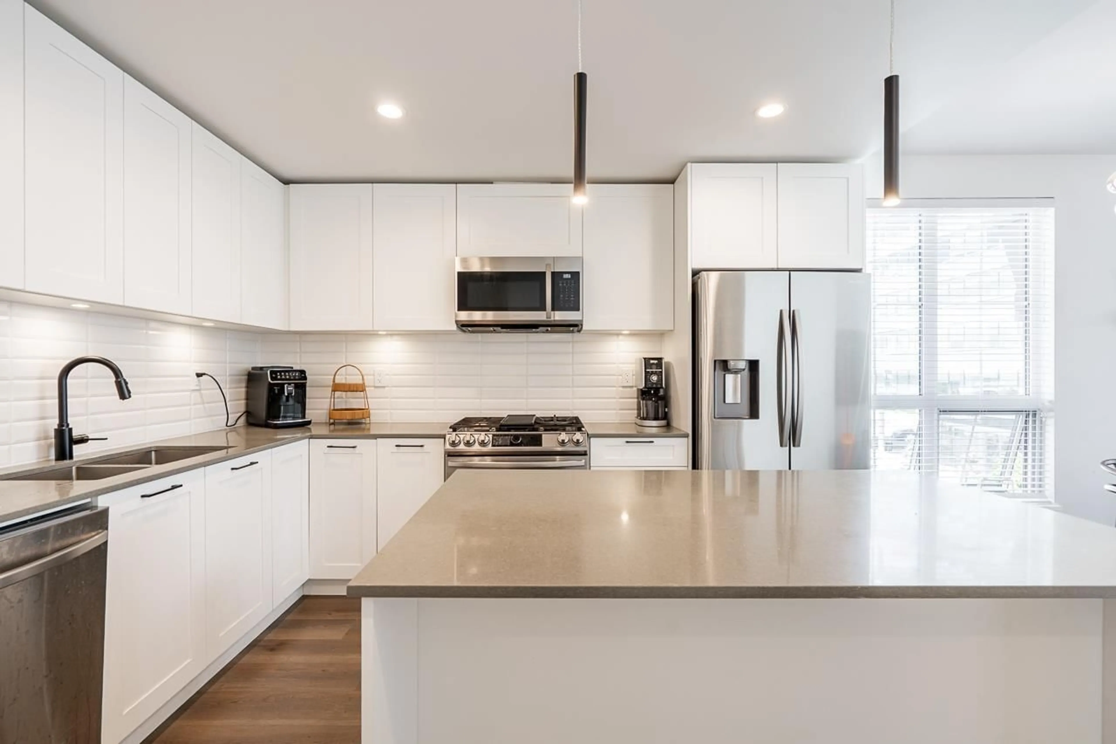 Contemporary kitchen, ceramic/tile floor for 303 - 20019 83A AVENUE, Langley British Columbia V2Y5K6