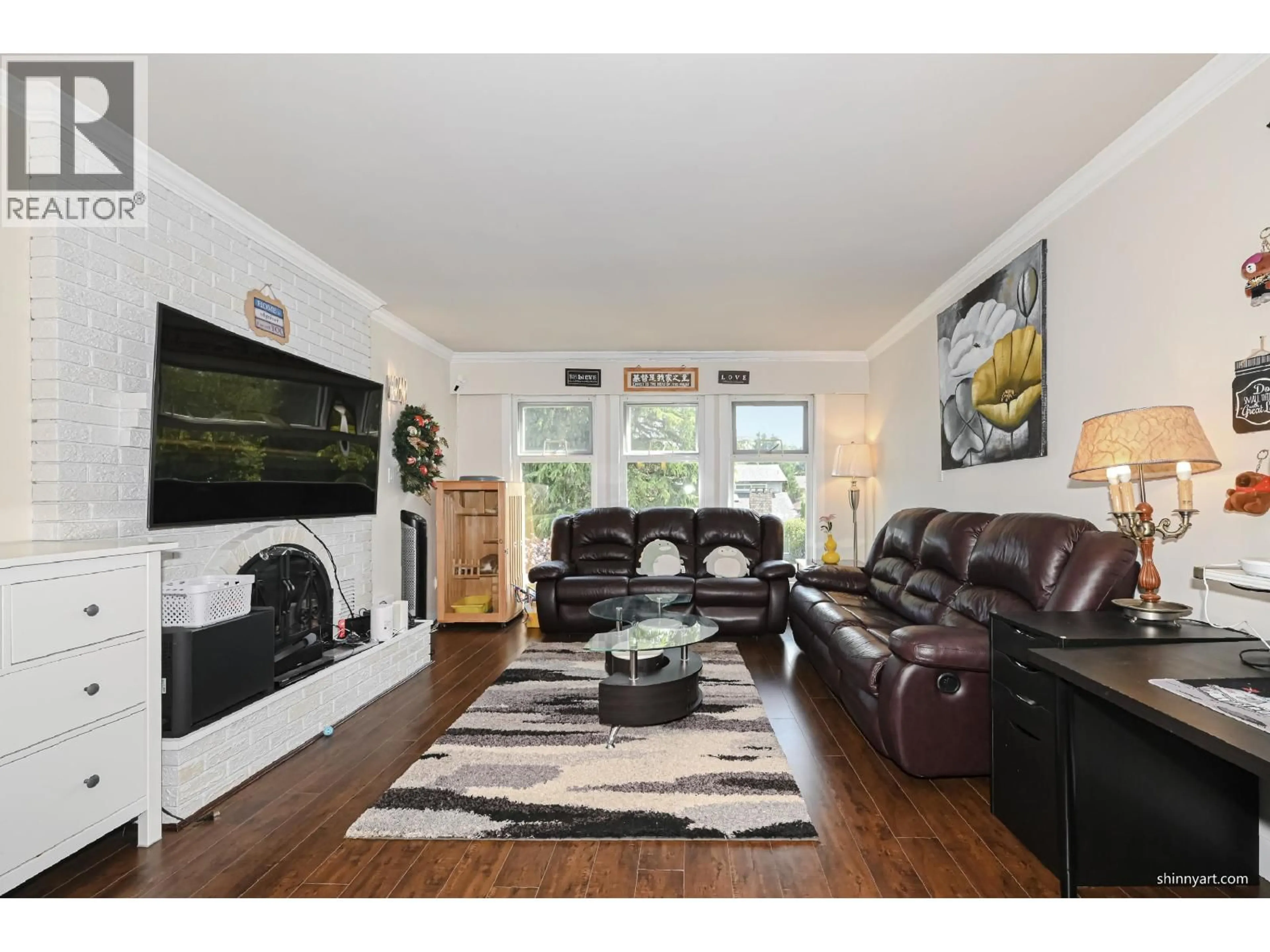 Living room with furniture, wood/laminate floor for 4151 CAMPOBELLO PLACE, Richmond British Columbia V7E5G5
