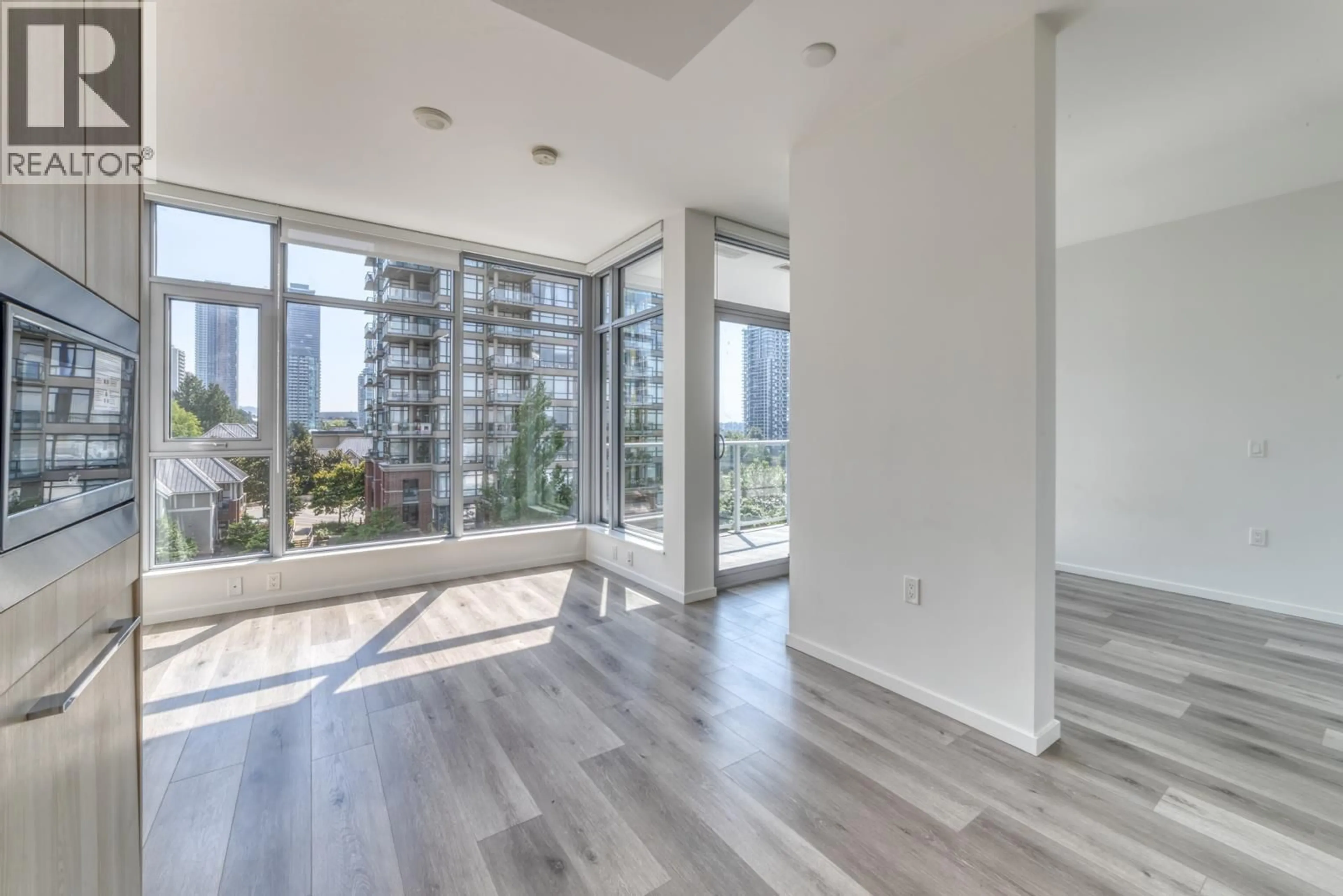 A pic of a room for 703 - 1888 GILMORE AVENUE, Burnaby British Columbia V5C0L2