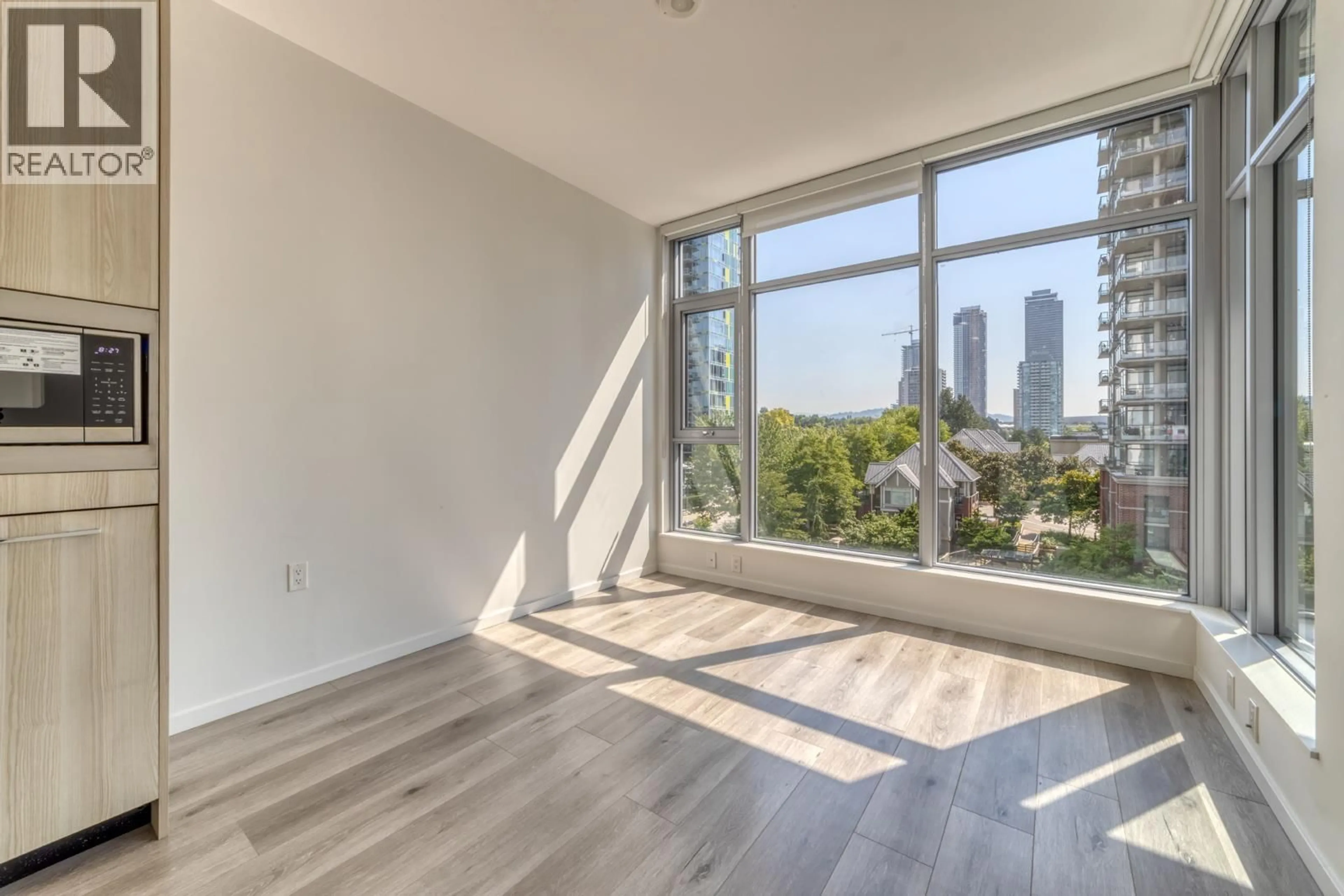 A pic of a room for 703 - 1888 GILMORE AVENUE, Burnaby British Columbia V5C0L2