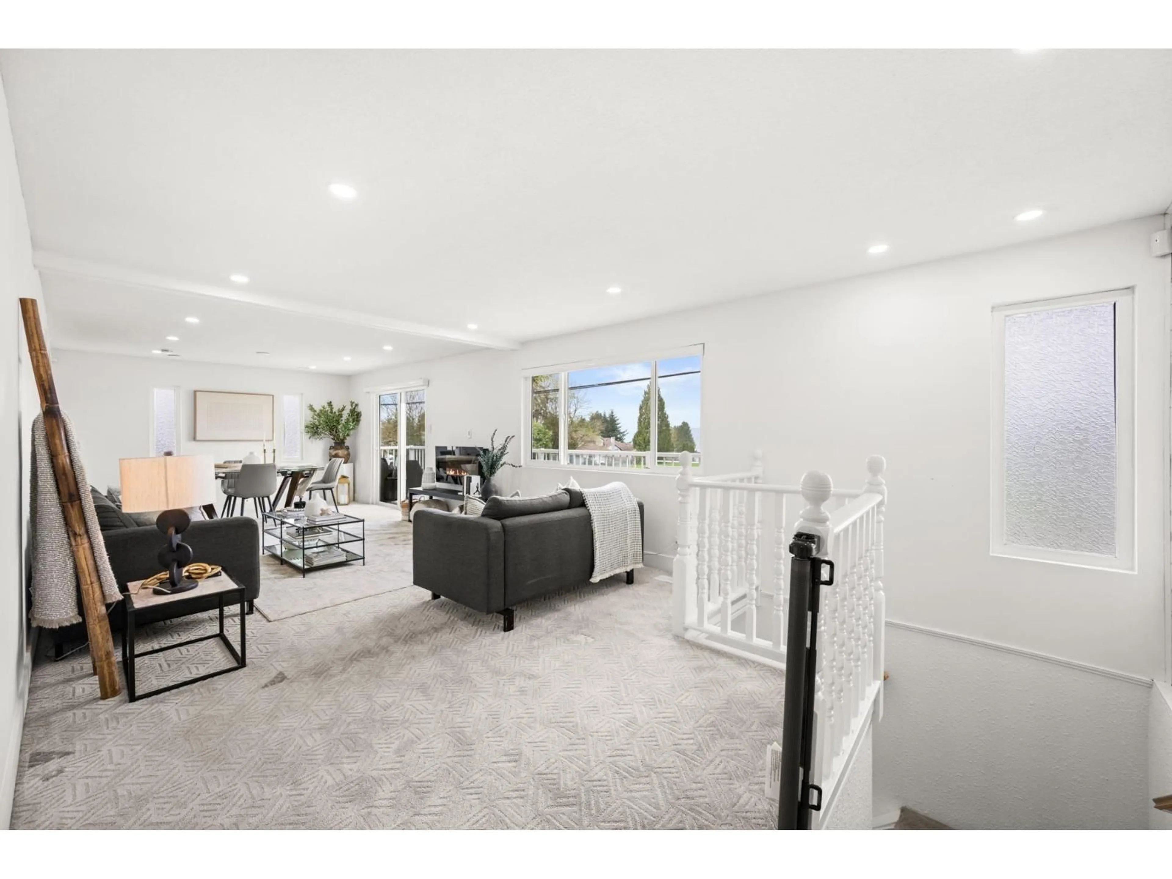 Unknown for 13728 112 AVENUE, Surrey British Columbia V3R2G3