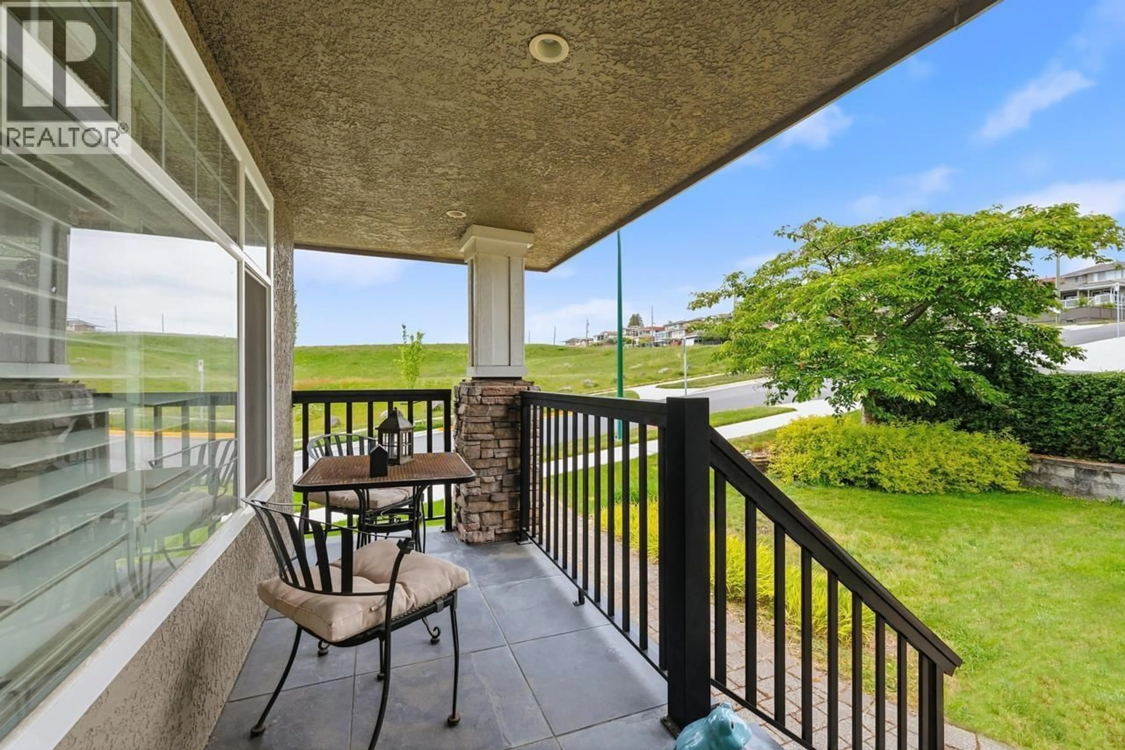 Patio, water/lake/river/ocean view for 4802 VENABLES STREET, Burnaby British Columbia V5C3A8