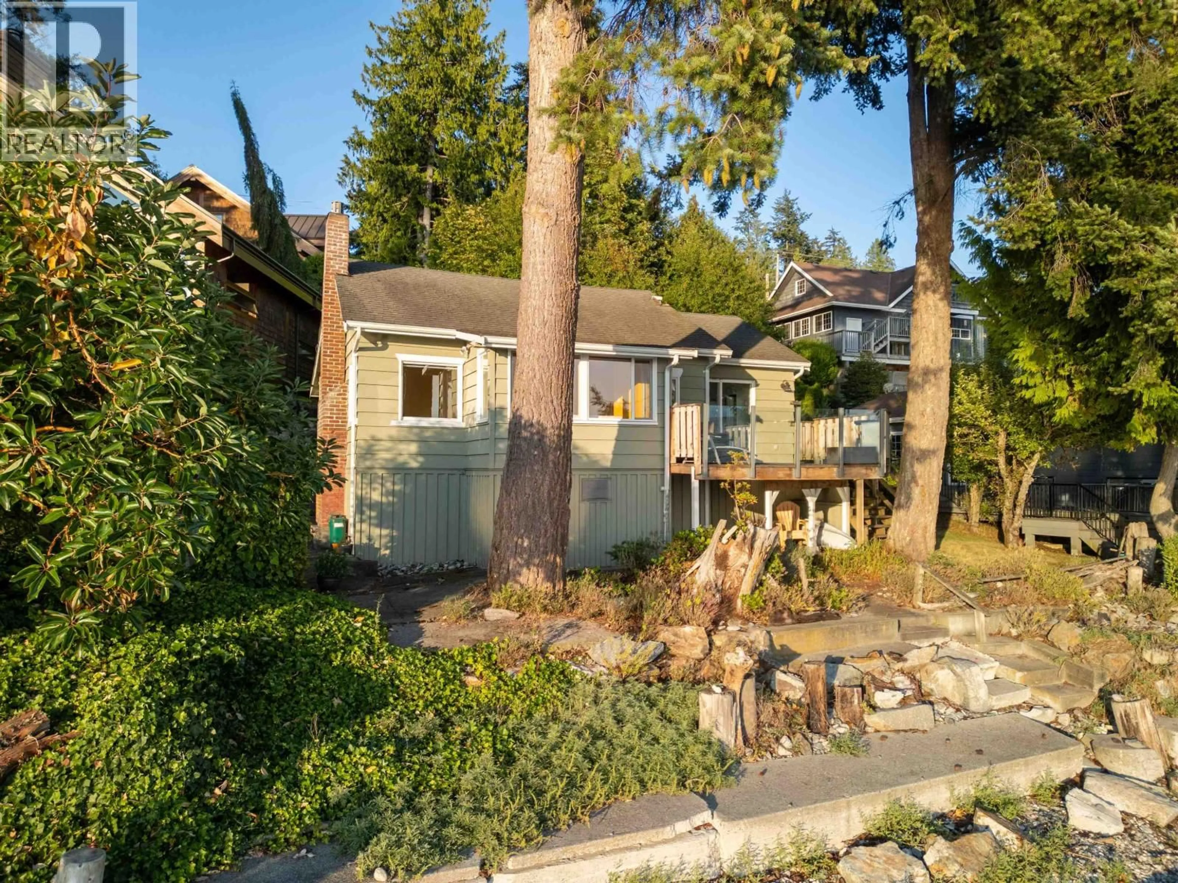 A pic from outside/outdoor area/front of a property/back of a property/a pic from drone, street for 4861 SUNSHINE COAST HIGHWAY, Sechelt British Columbia V7Z0B6
