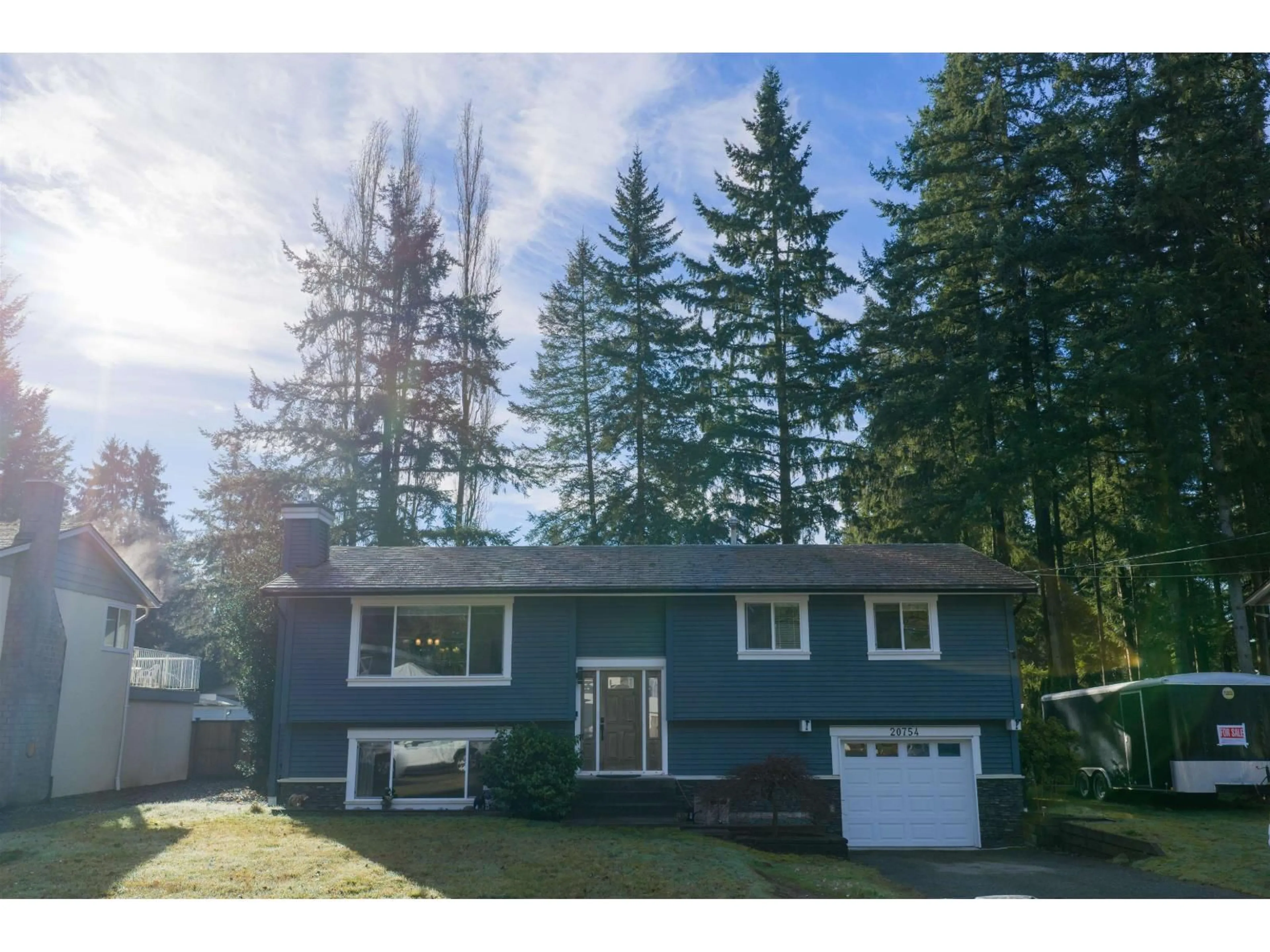 Home with vinyl exterior material, street for 20754 39A AVENUE, Langley British Columbia V3A4Z2