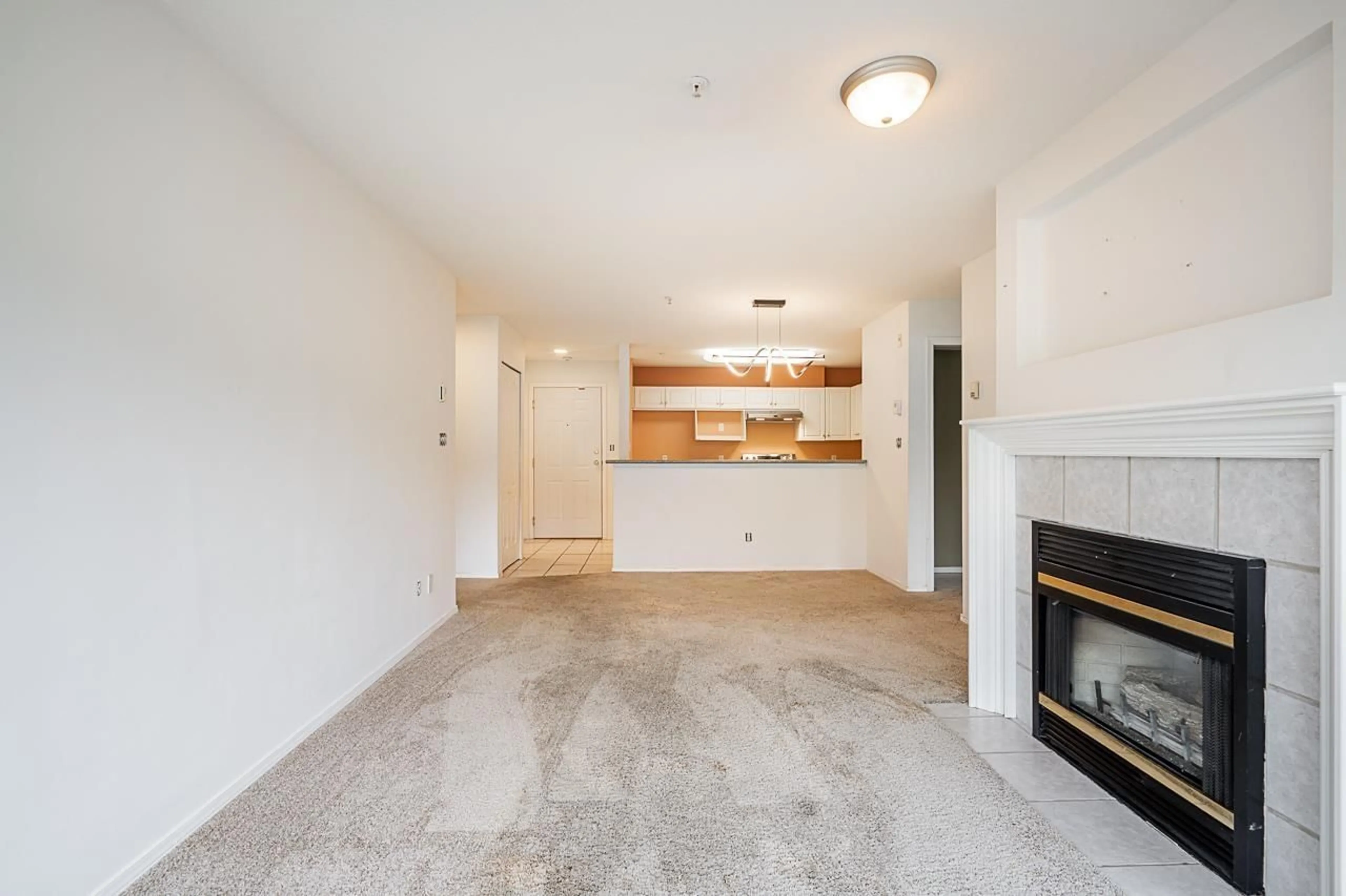 A pic of a room for 314 - 33708 KING ROAD, Abbotsford British Columbia V2S8C6