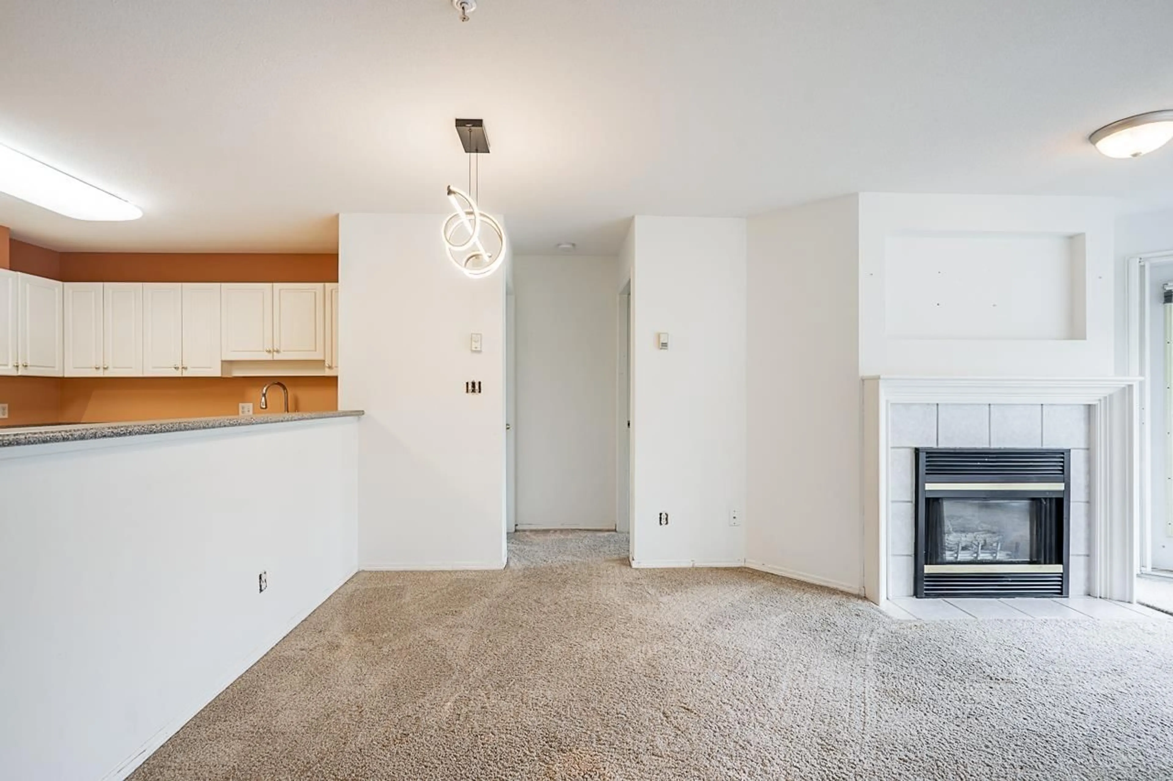 A pic of a room for 314 - 33708 KING ROAD, Abbotsford British Columbia V2S8C6
