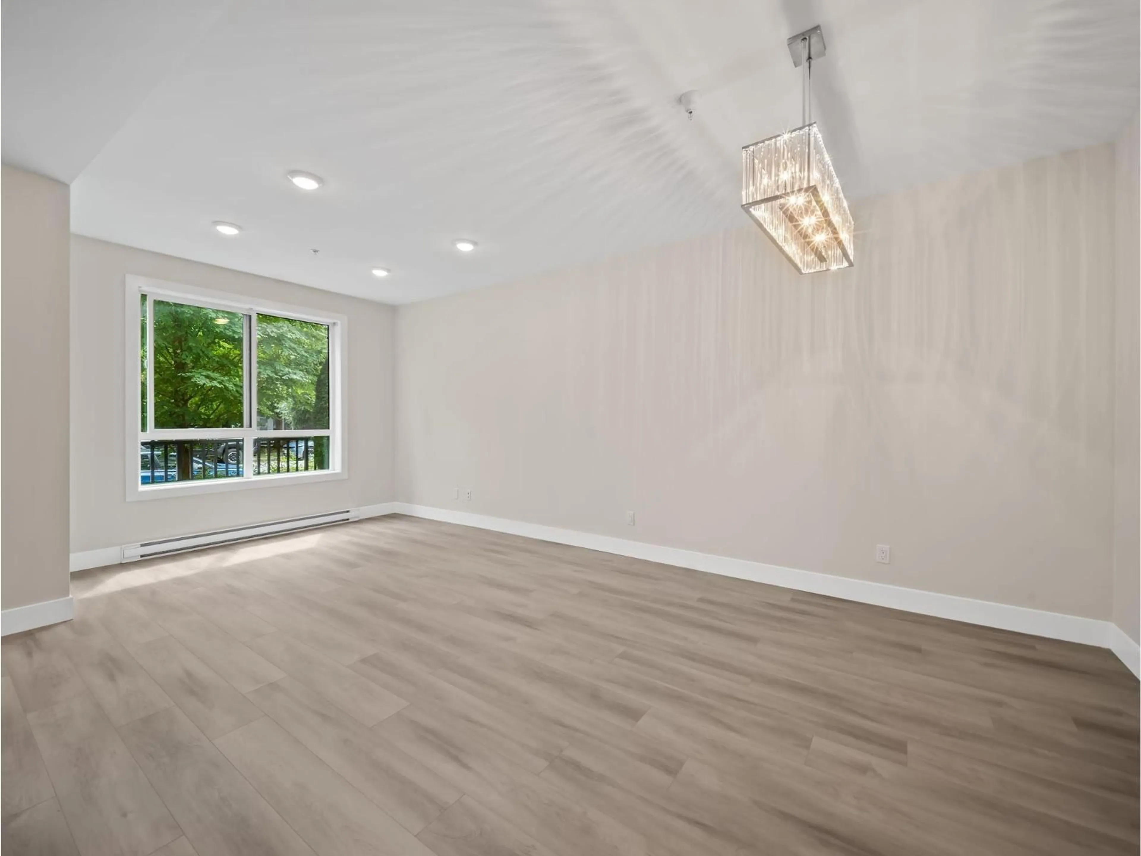 A pic of a room for 118 - 15351 101 AVENUE, Surrey British Columbia V3R0G2