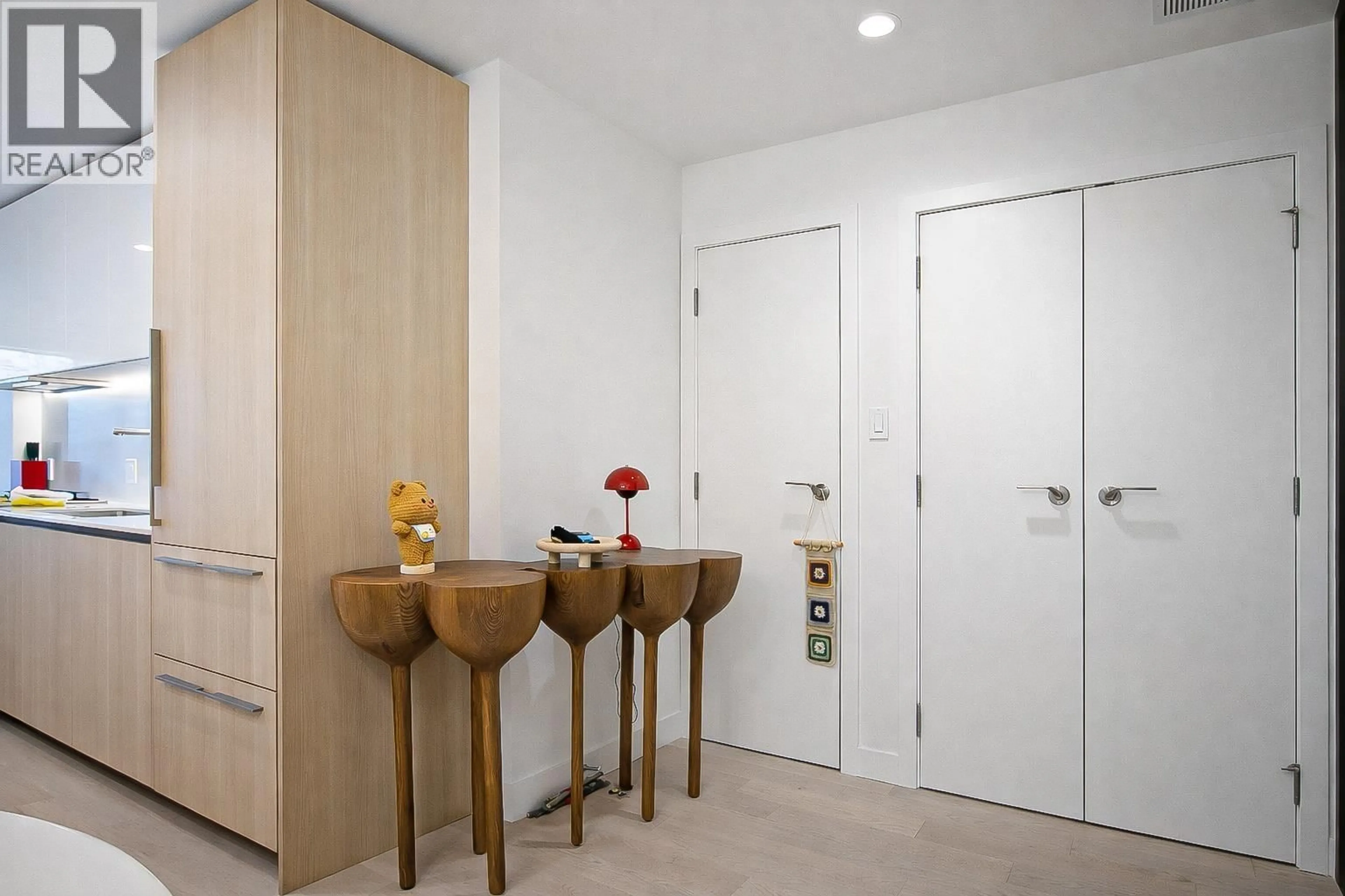 Indoor entryway for 303 - 6833 PEARSON WAY, Richmond British Columbia V7C0E8