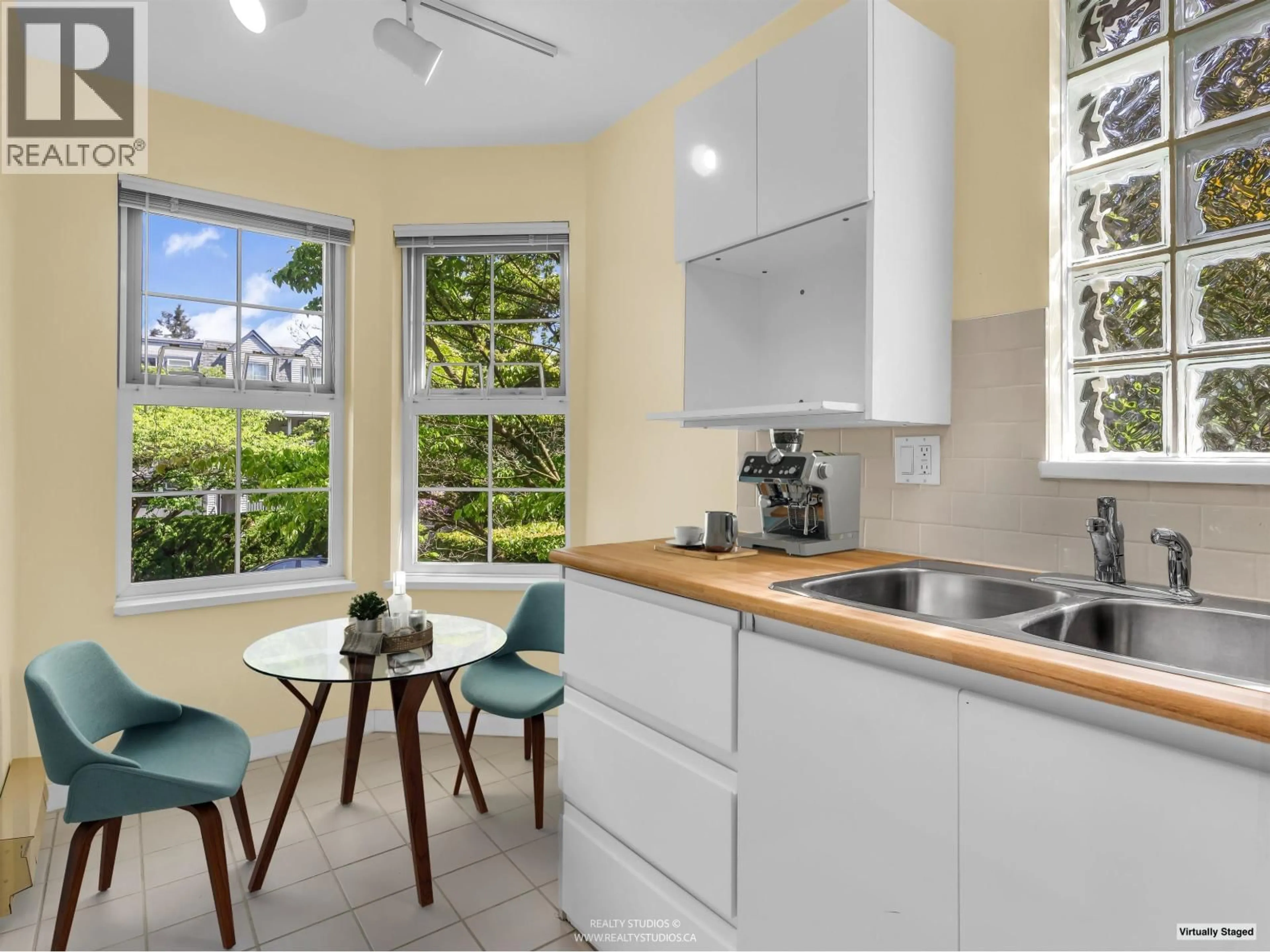 Unknown for 204 - 876 16TH AVENUE, Vancouver British Columbia V5Z1T1