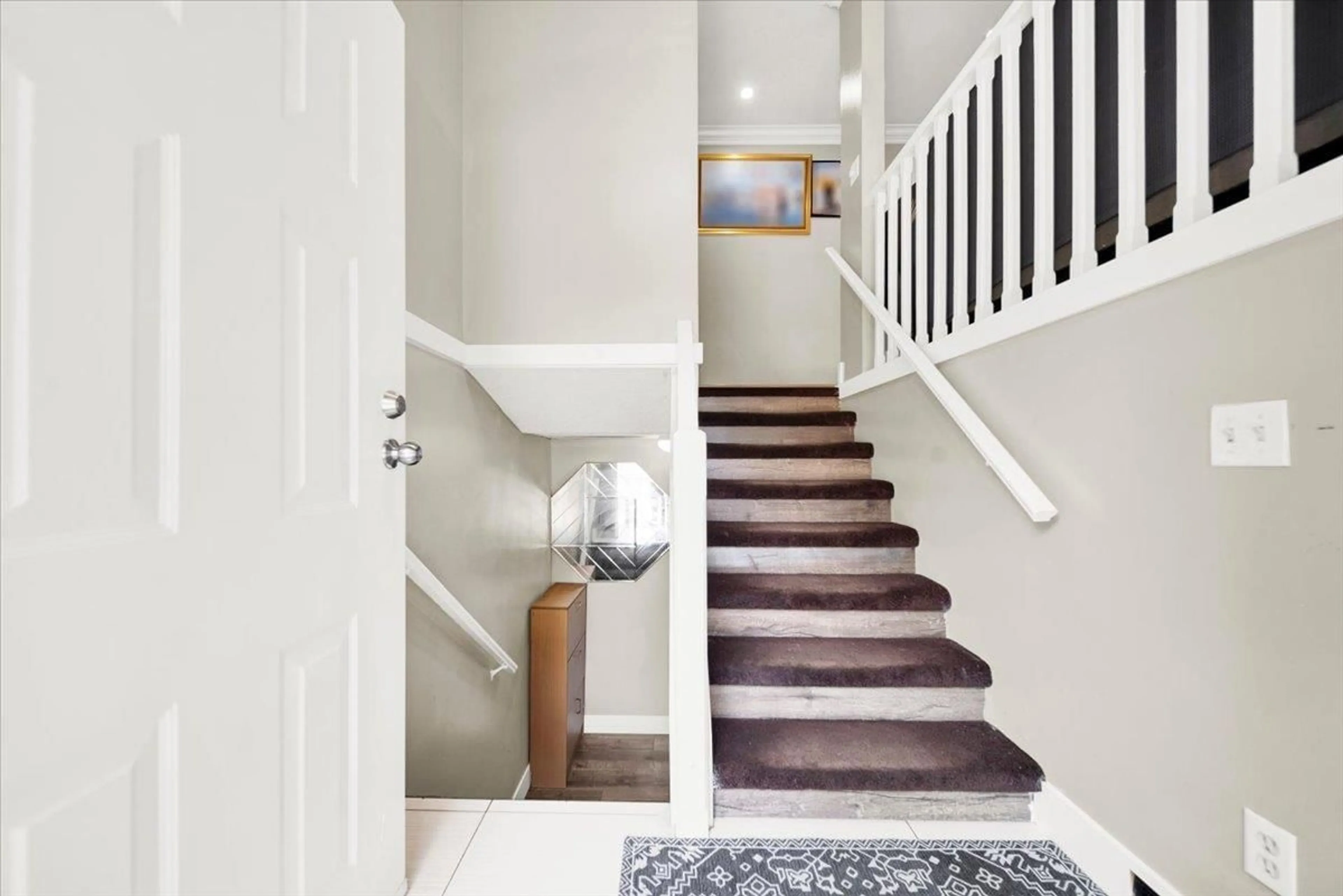 Stairs for 13914 80B AVENUE, Surrey British Columbia V3W9B4
