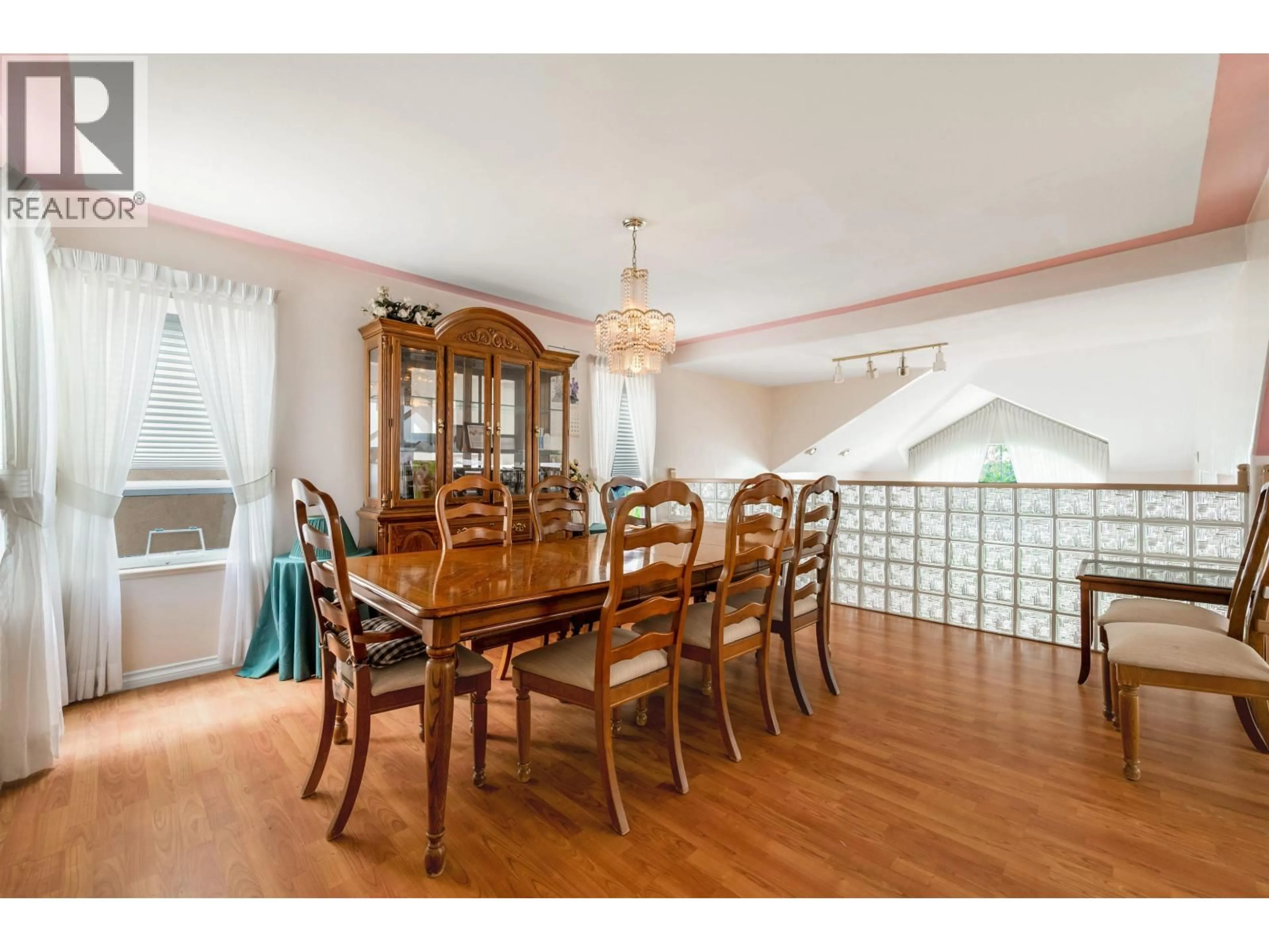 Dining room, wood/laminate floor for 116 RAVINE DRIVE, Port Moody British Columbia V3H4T2