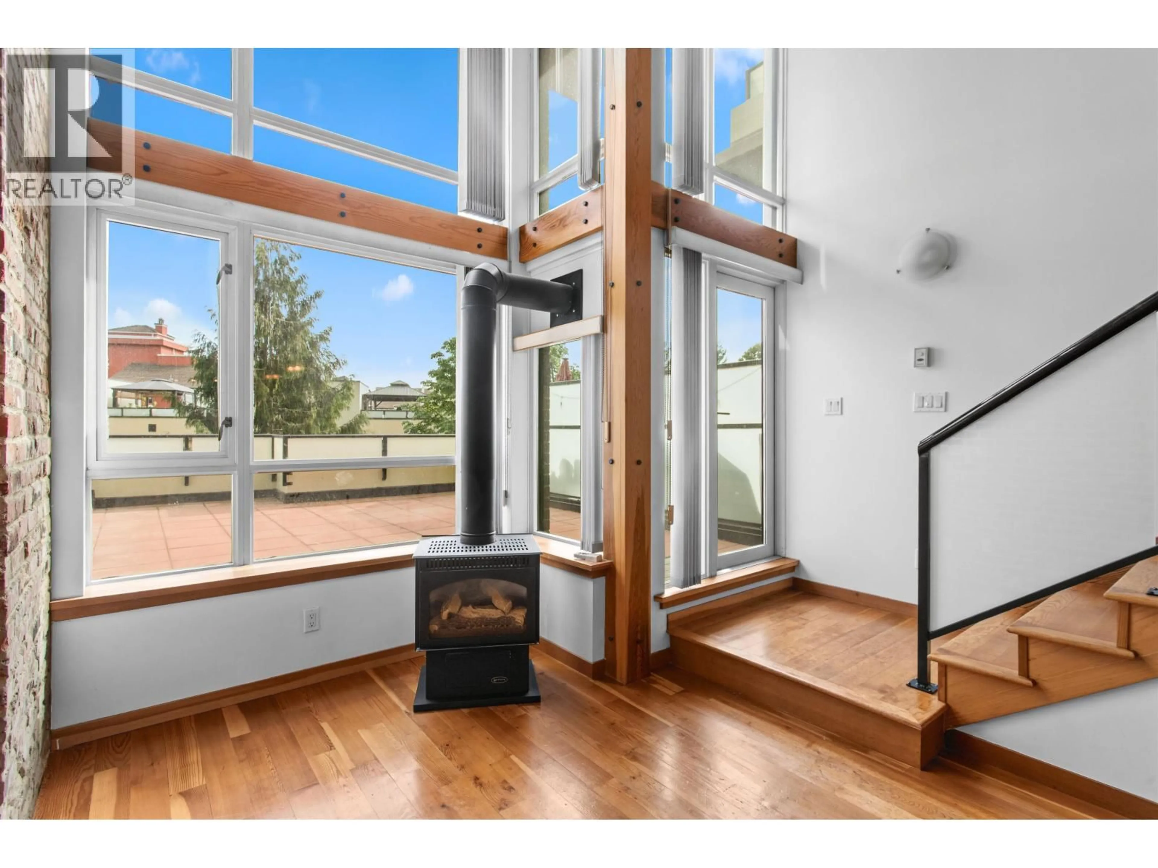 Unknown for 217 - 10 RENAISSANCE SQUARE, New Westminster British Columbia V3M7B1