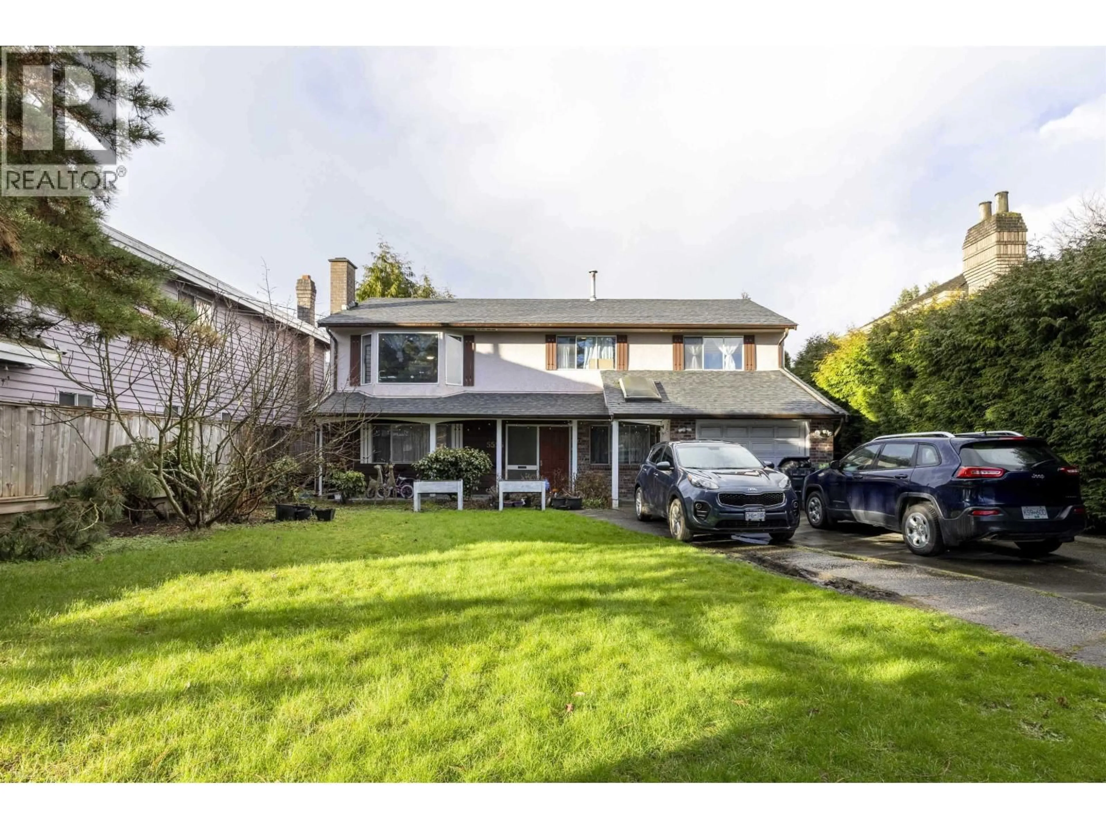 A pic from outside/outdoor area/front of a property/back of a property/a pic from drone, street for 5555 WALLACE ROAD, Richmond British Columbia V7E2C4