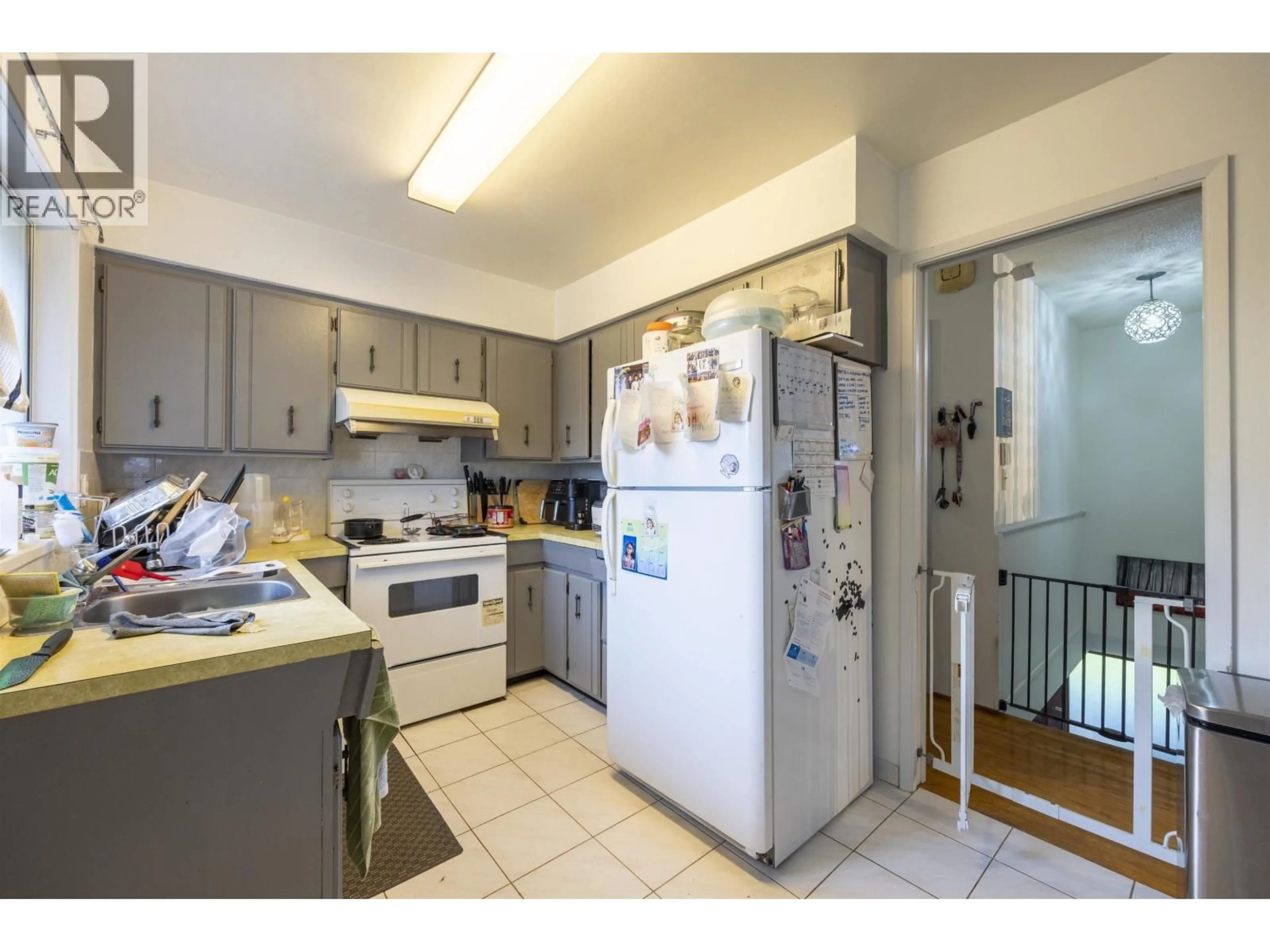 Standard kitchen, unknown for 5555 WALLACE ROAD, Richmond British Columbia V7E2C4