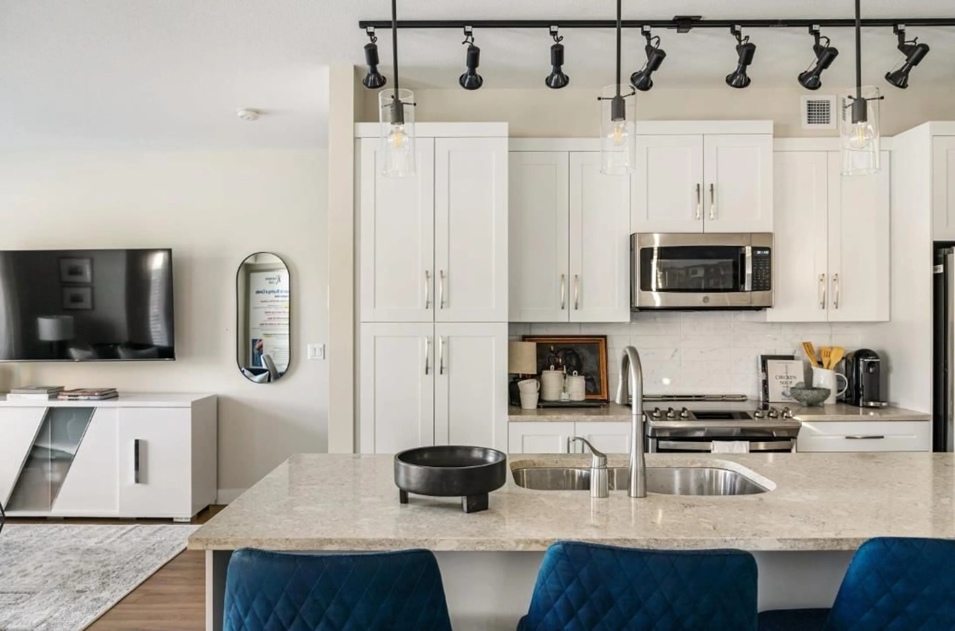 Open concept kitchen, ceramic/tile floor for 115 - 11035 RAVINE ROAD, Surrey British Columbia V3T3X5