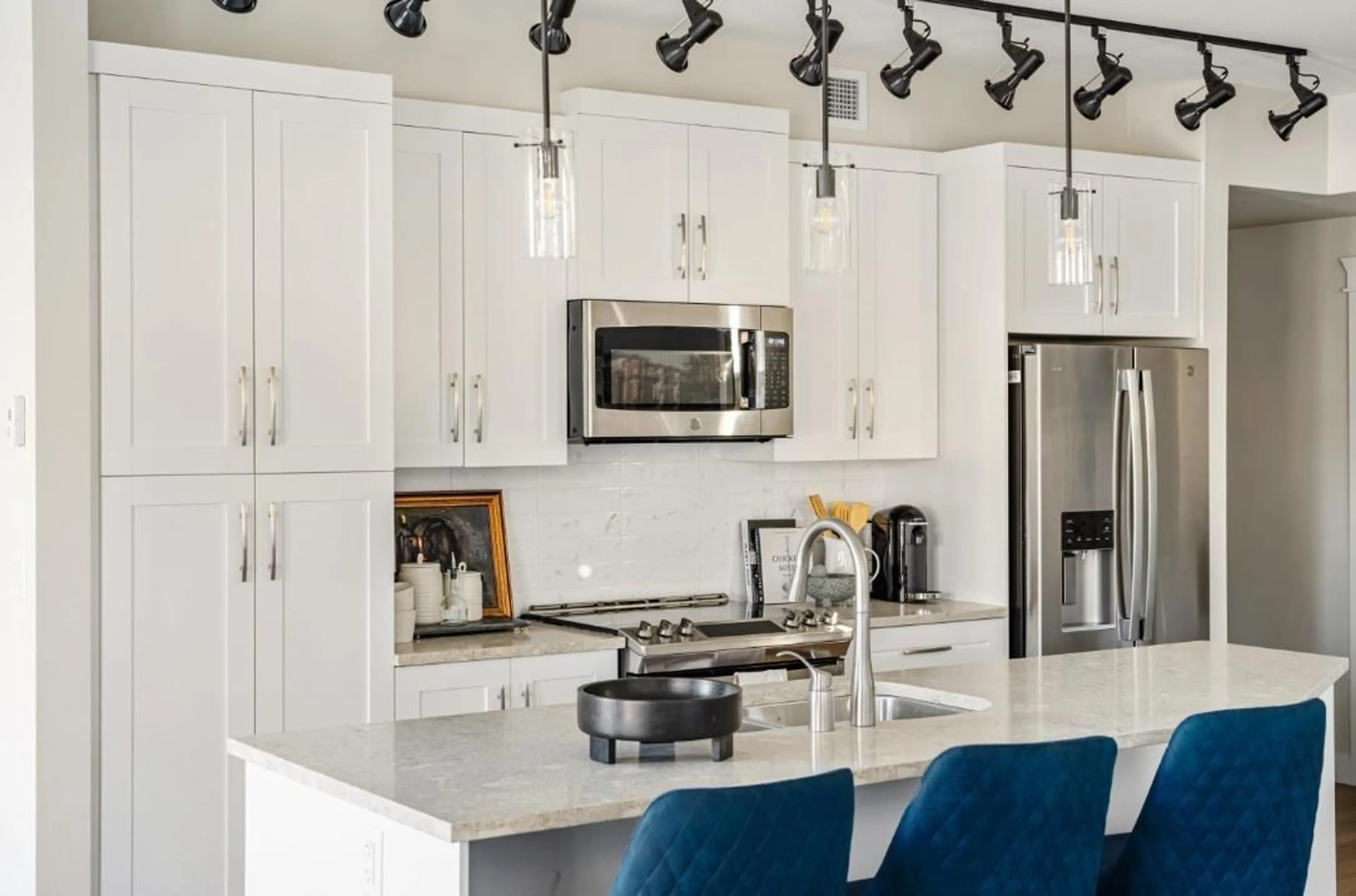 Contemporary kitchen, unknown for 115 - 11035 RAVINE ROAD, Surrey British Columbia V3T3X5