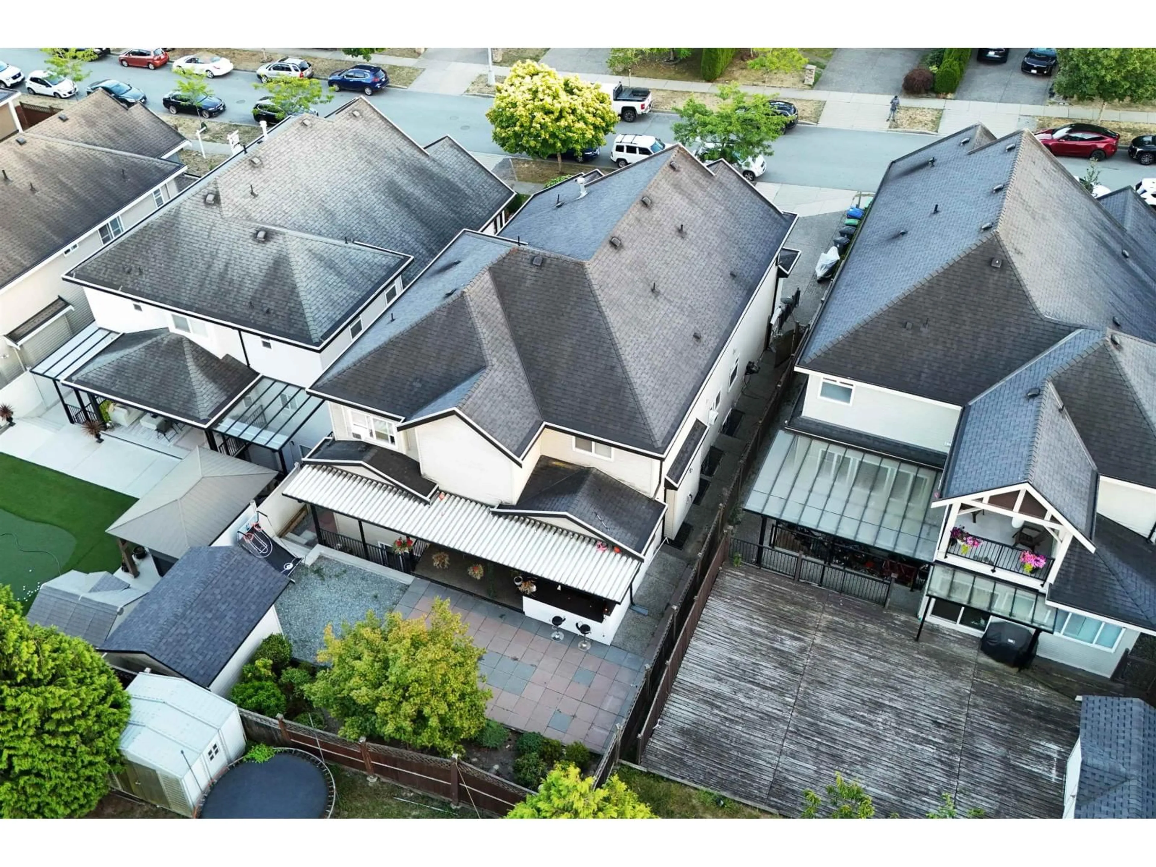 A pic from outside/outdoor area/front of a property/back of a property/a pic from drone, city buildings view from balcony for 18913 54A AVENUE, Surrey British Columbia V3S6R4