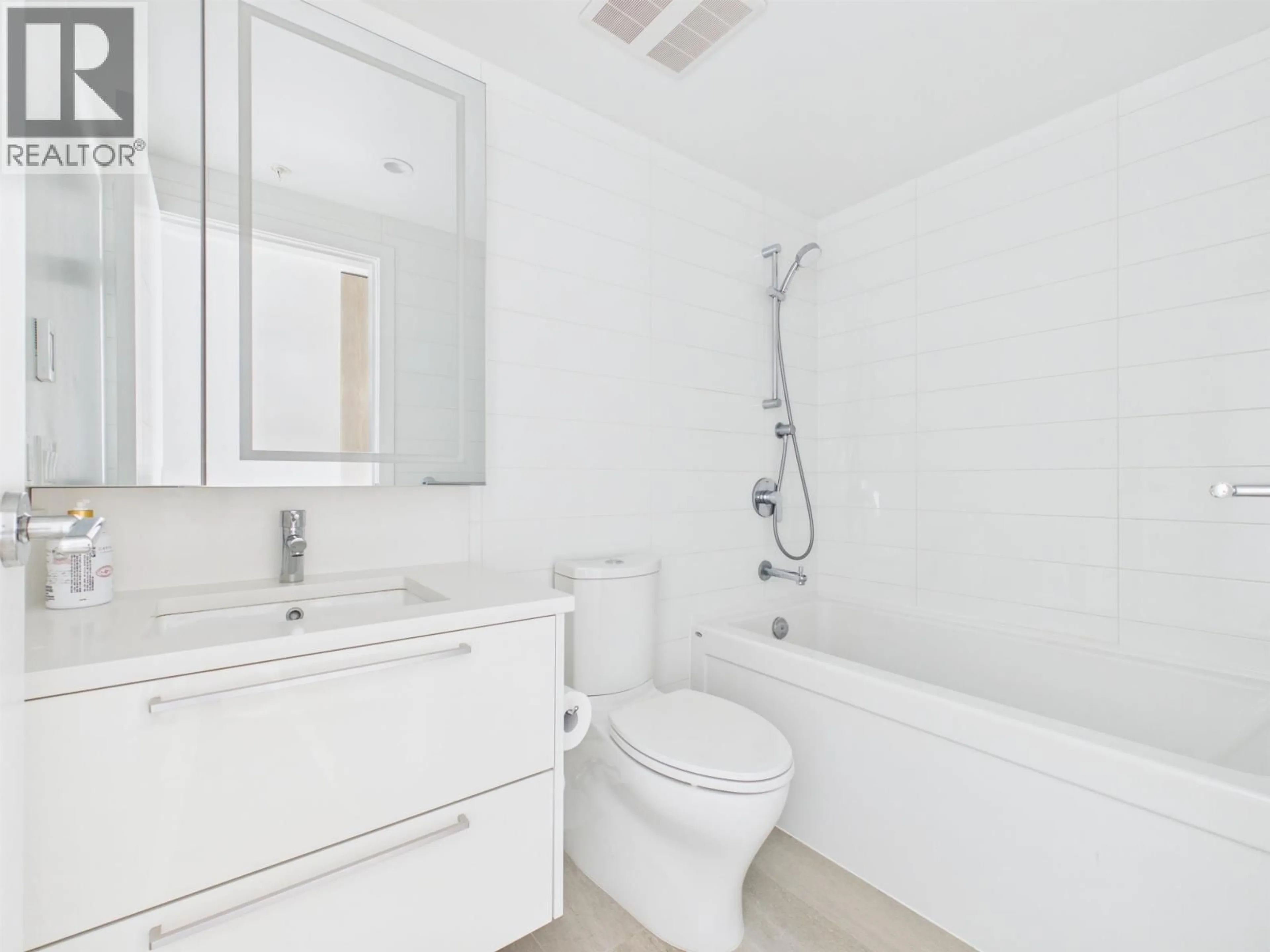 Standard bathroom, unknown for 1601 - 6398 SILVER STREET, Burnaby British Columbia V5H0K7