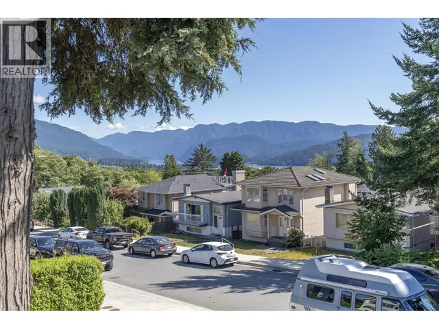 45 STRATFORD AVENUE, Burnaby 2