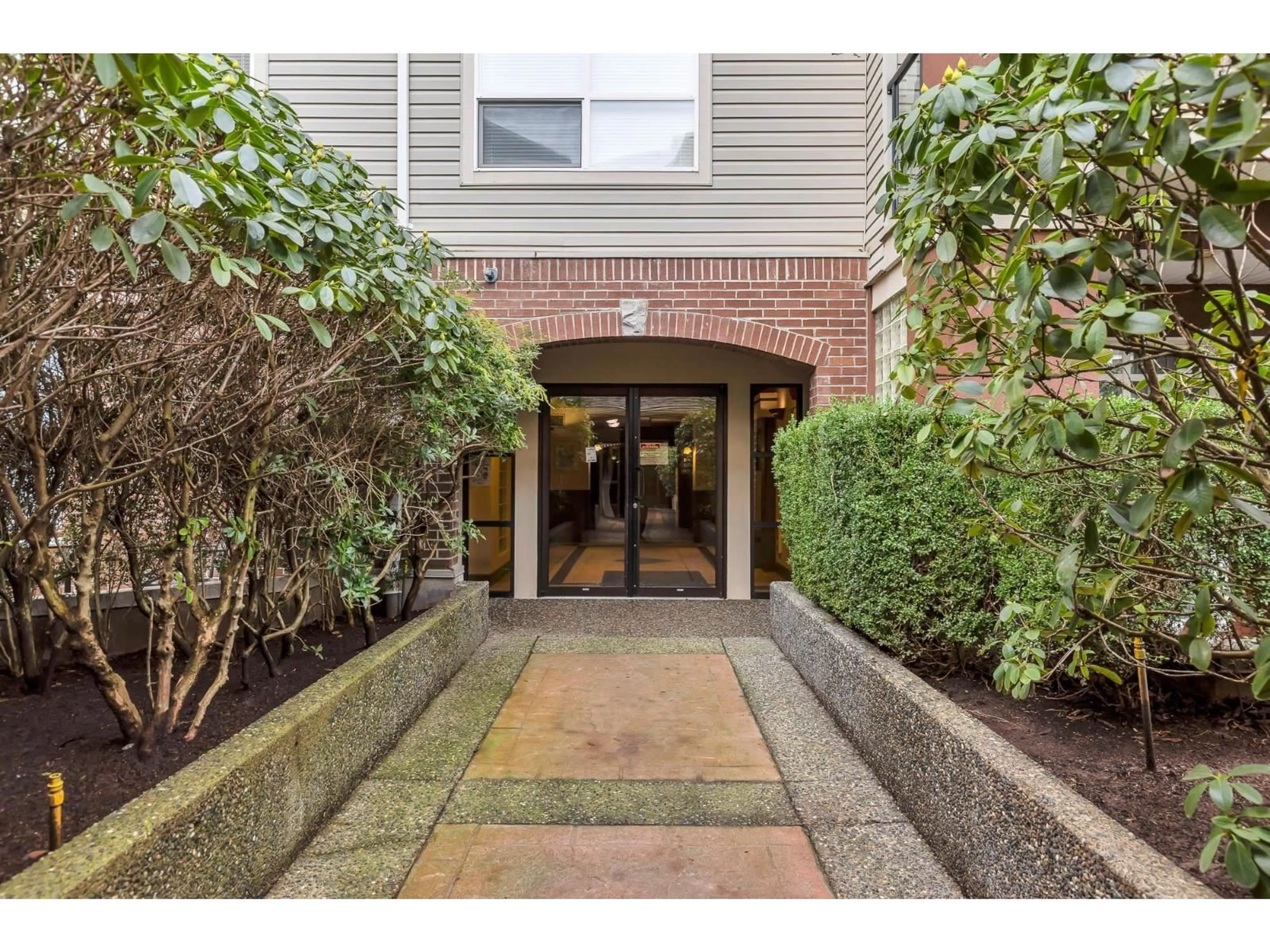 Indoor foyer for 308 - 20239 MICHAUD CRESCENT, Langley British Columbia V3A8L1
