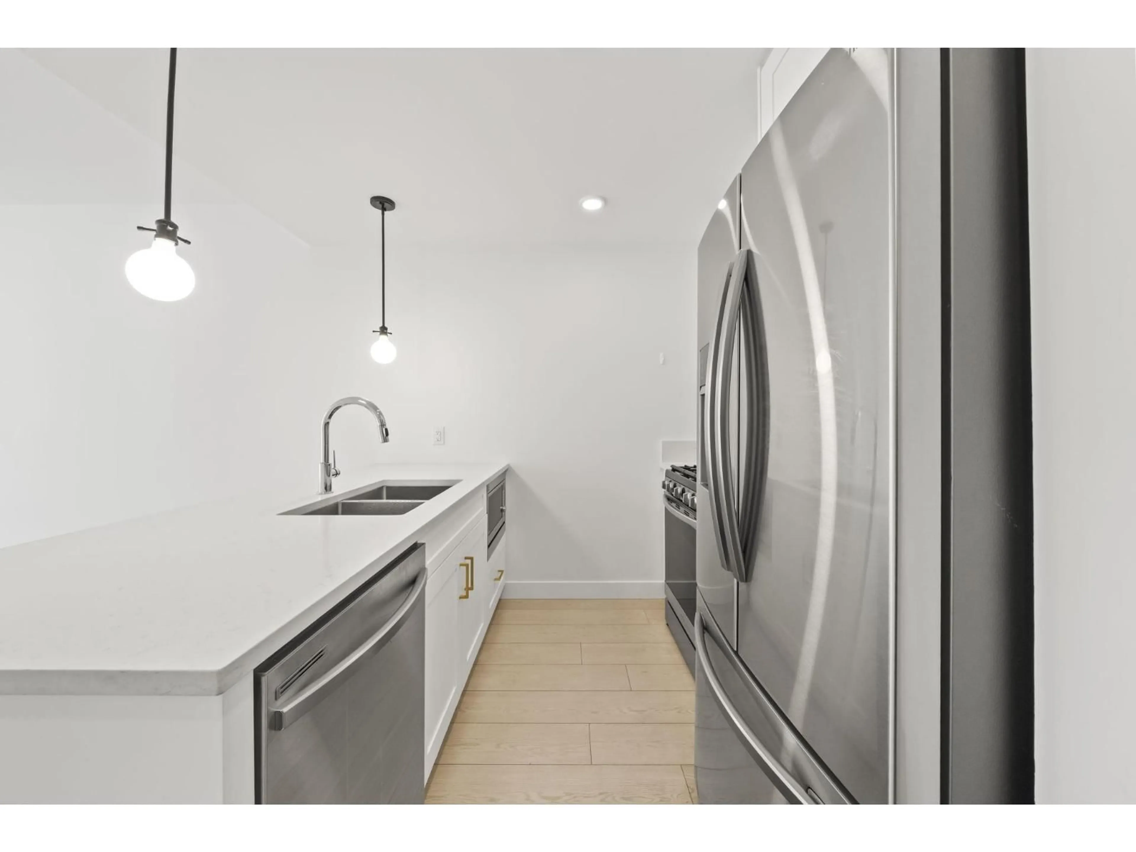 Standard kitchen, ceramic/tile floor for 306 - 19945 BRYDON CRESCENT, Langley British Columbia V3A4A6