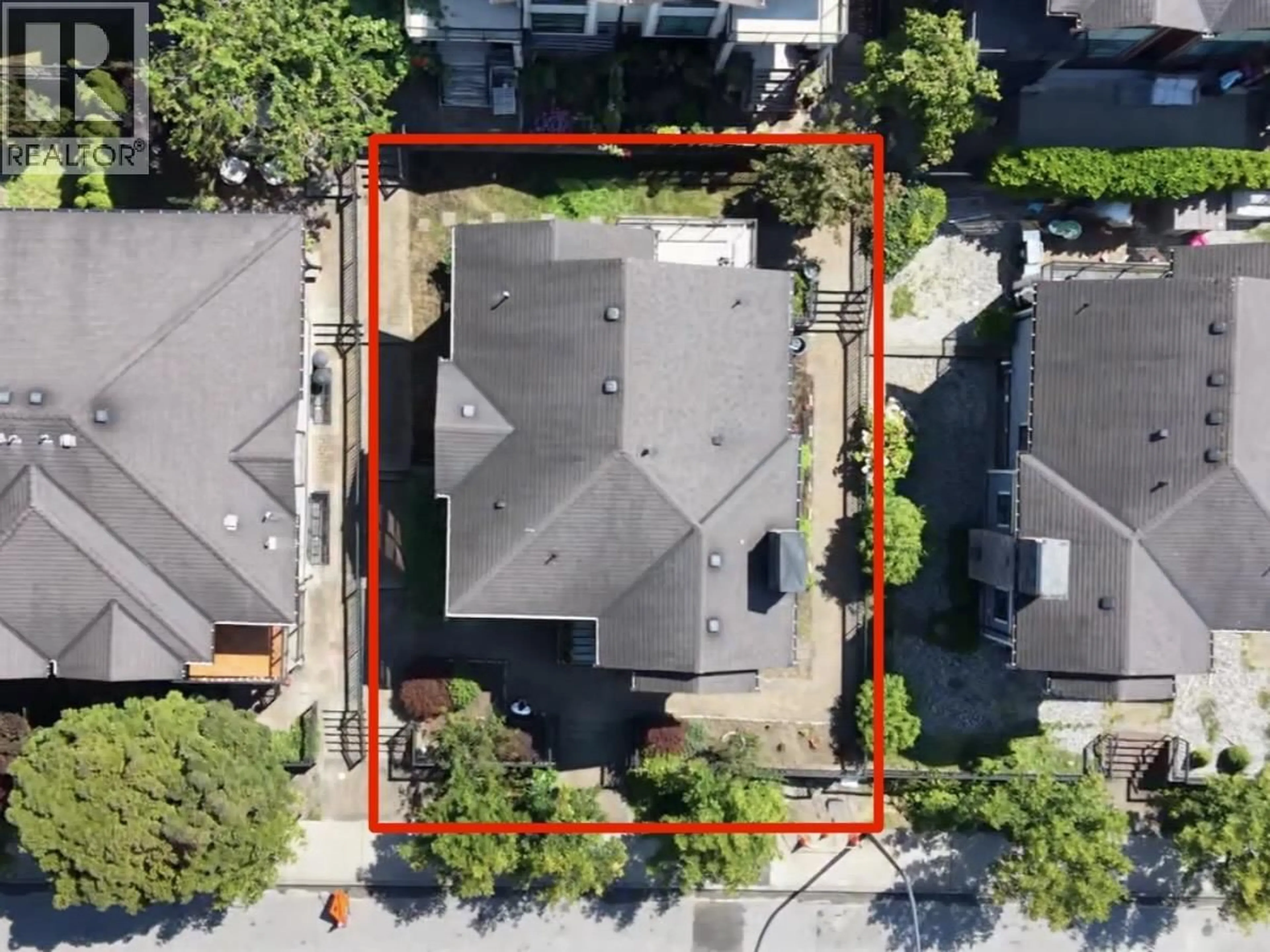 A pic from outside/outdoor area/front of a property/back of a property/a pic from drone, street for 1436 BEWICKE AVENUE, North Vancouver British Columbia V7M3B8