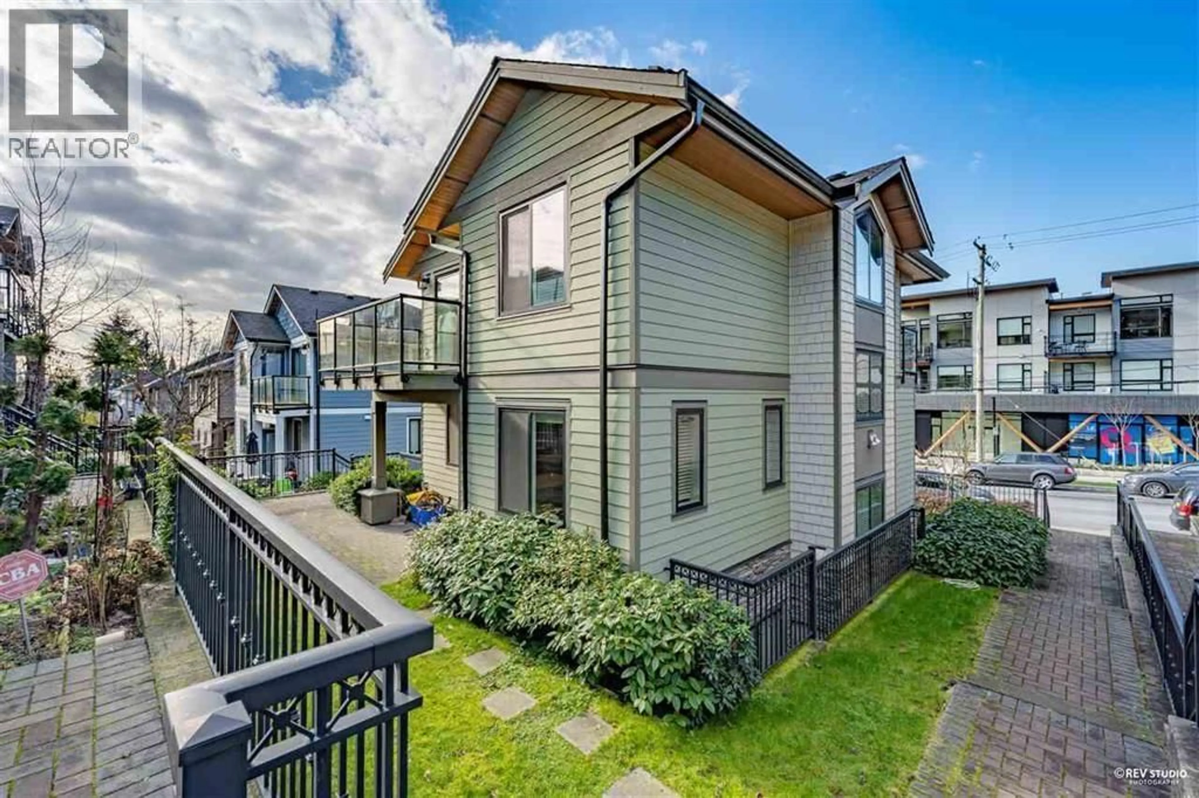 Unknown for 1436 BEWICKE AVENUE, North Vancouver British Columbia V7M3B8