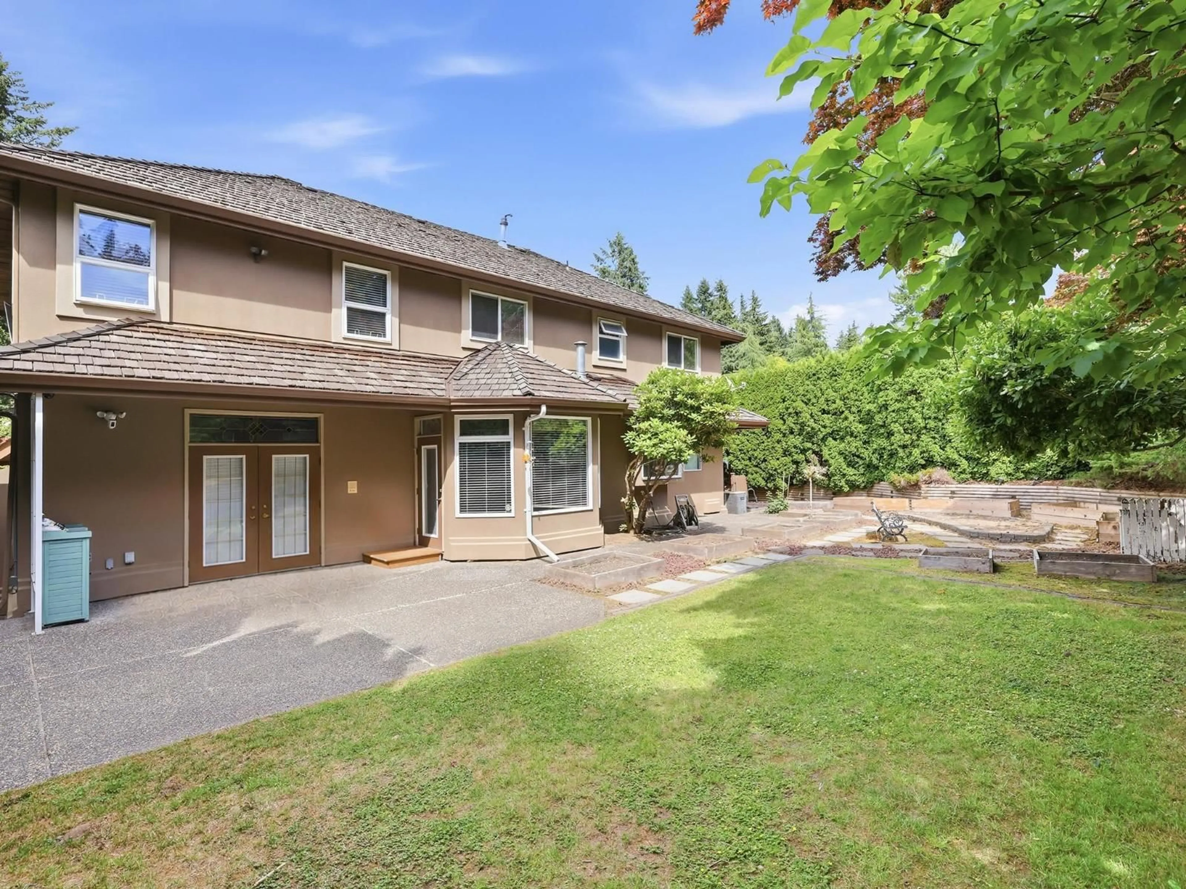 A pic from outside/outdoor area/front of a property/back of a property/a pic from drone, unknown for 14096 28A AVENUE, Surrey British Columbia V4P2H8