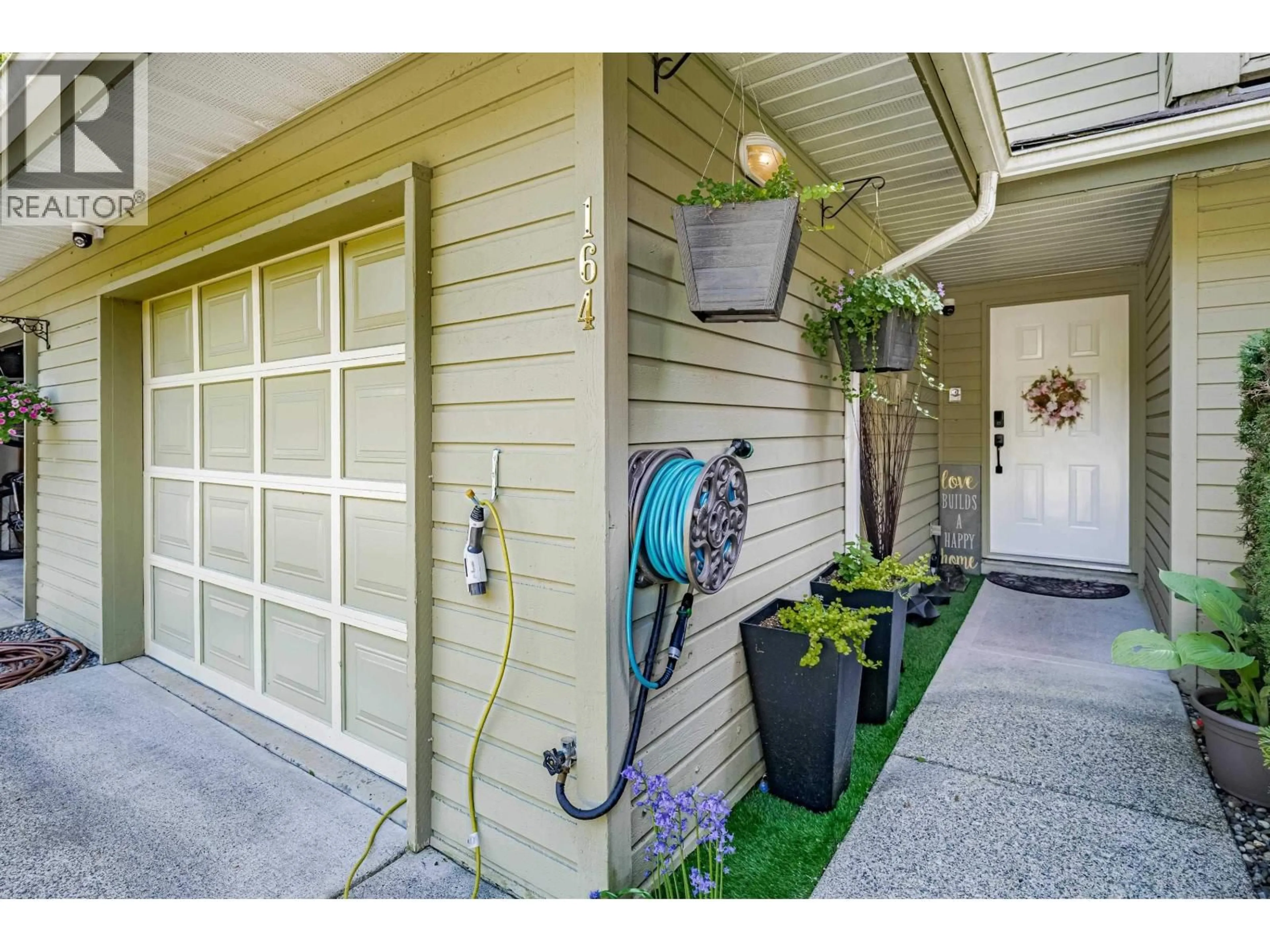 Indoor entryway for 164 - 1386 LINCOLN DRIVE, Port Coquitlam British Columbia V3B7G6