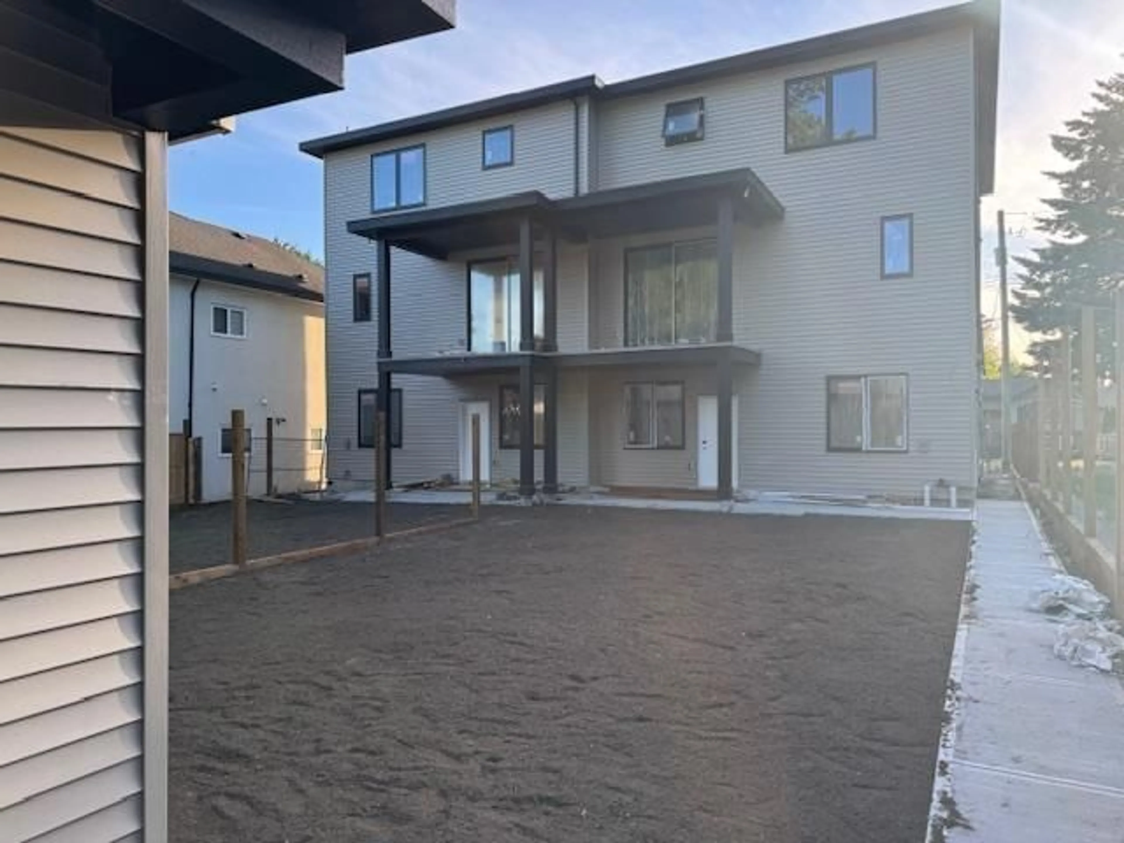 Unknown for 102 - 5840 179 STREET, Surrey British Columbia V3S4J9
