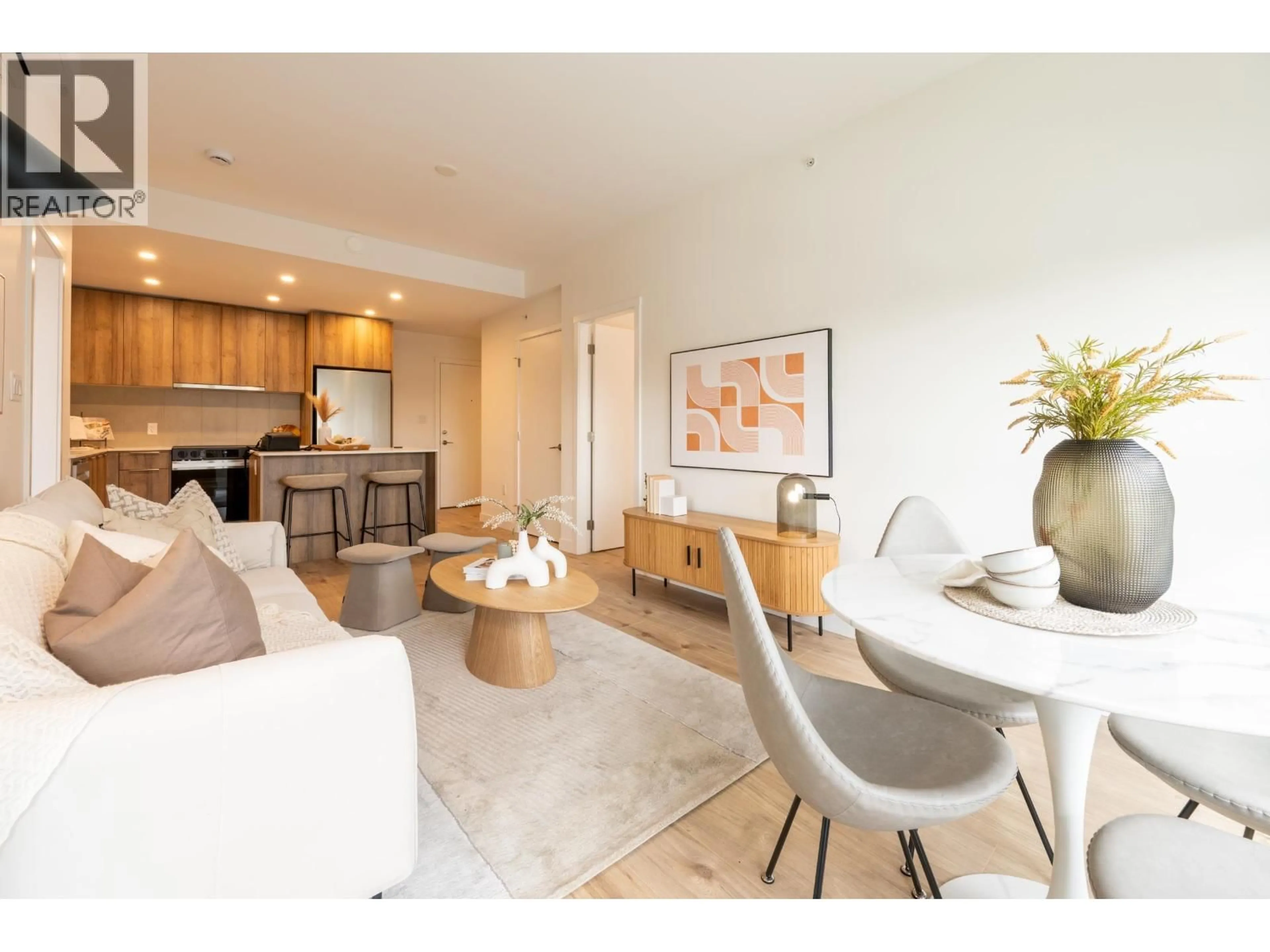 Living room with furniture, unknown for 605 - 3596 MALSUM DRIVE, North Vancouver British Columbia V7G0B5