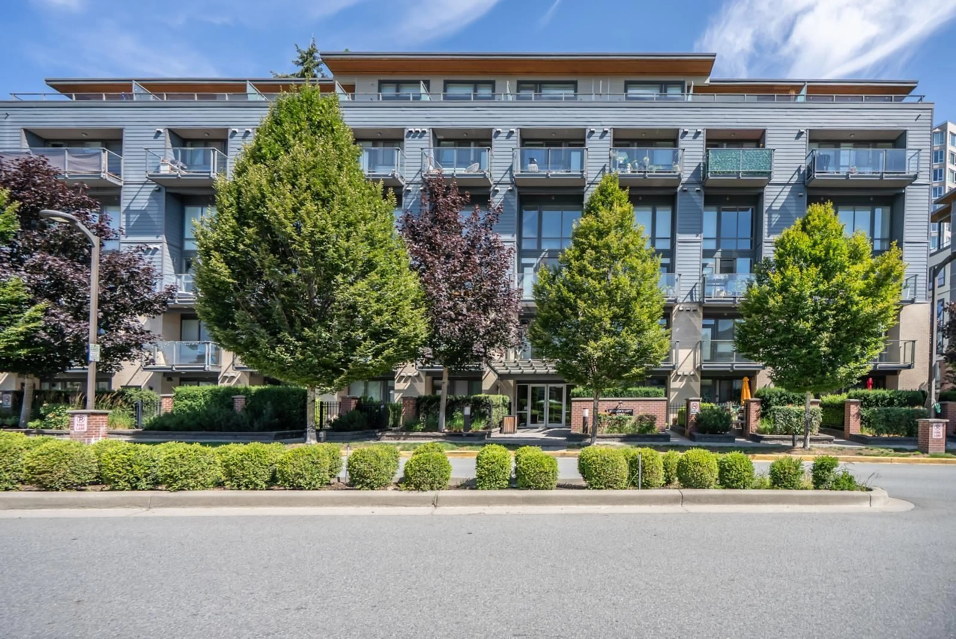 Patio, building for 306 - 3090 GLADWIN ROAD, Abbotsford British Columbia V2T0G2