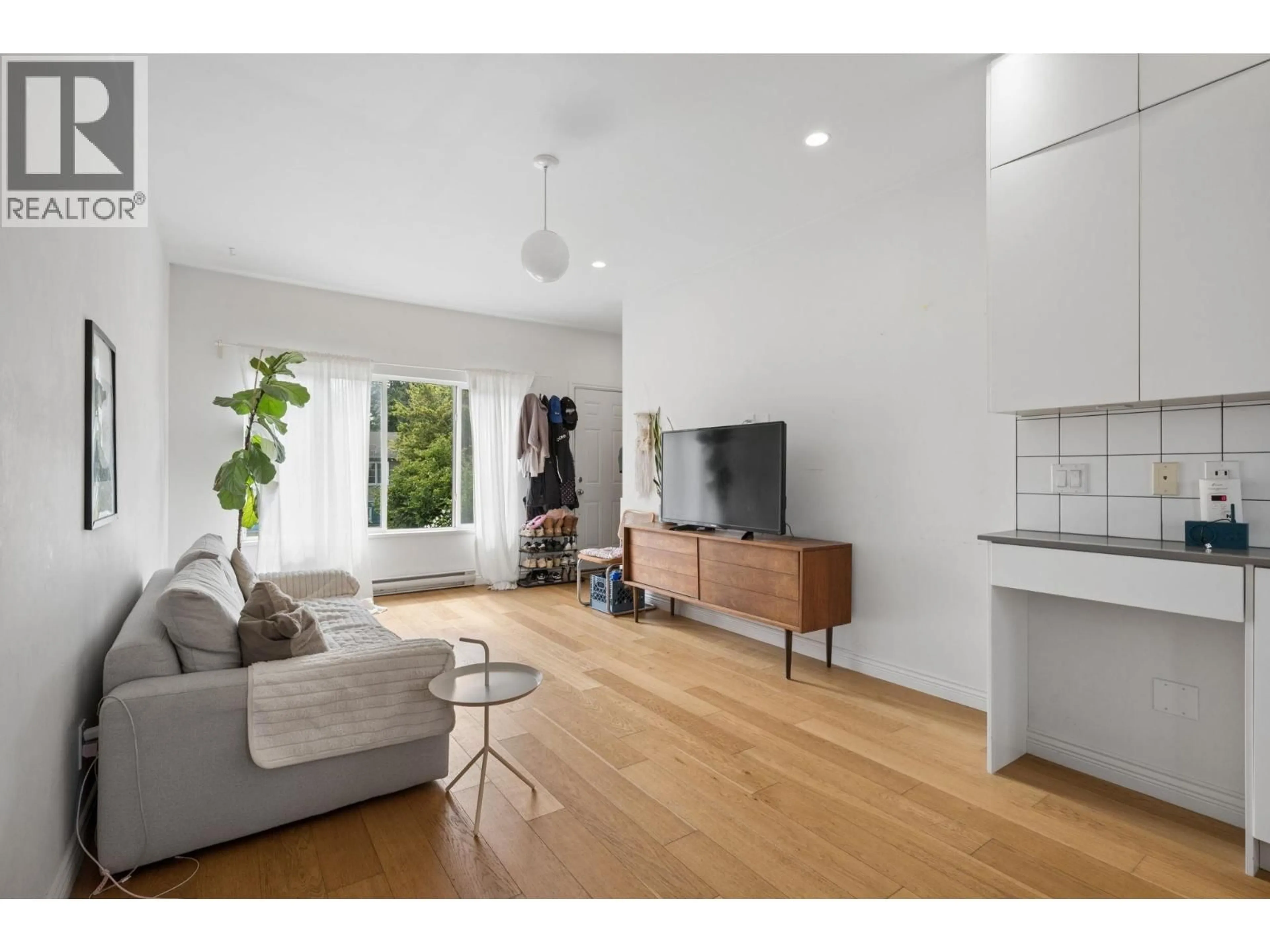 Living room with furniture, unknown for 3559 LAKEWOOD STREET, Vancouver British Columbia V5N4V7