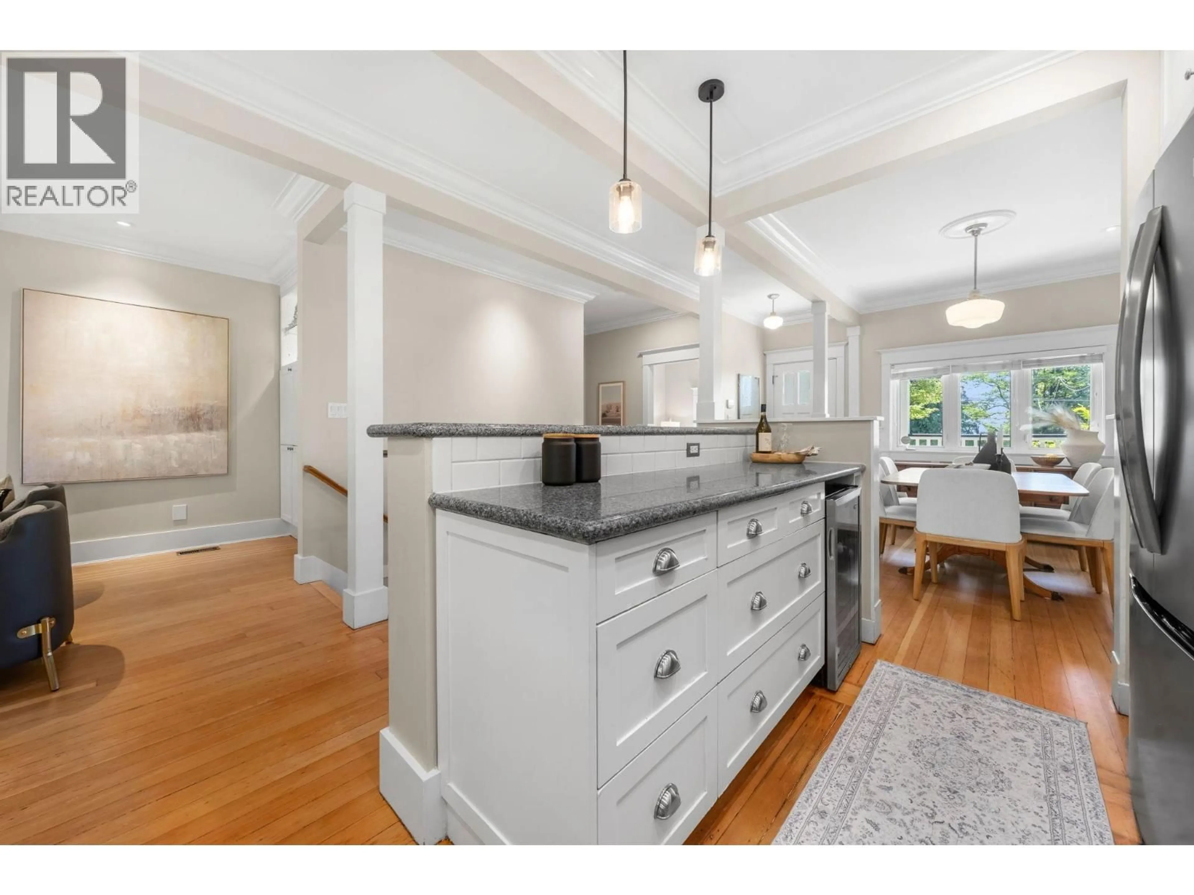 Open concept kitchen, unknown for 396 KEITH ROAD, North Vancouver British Columbia V7L1V7