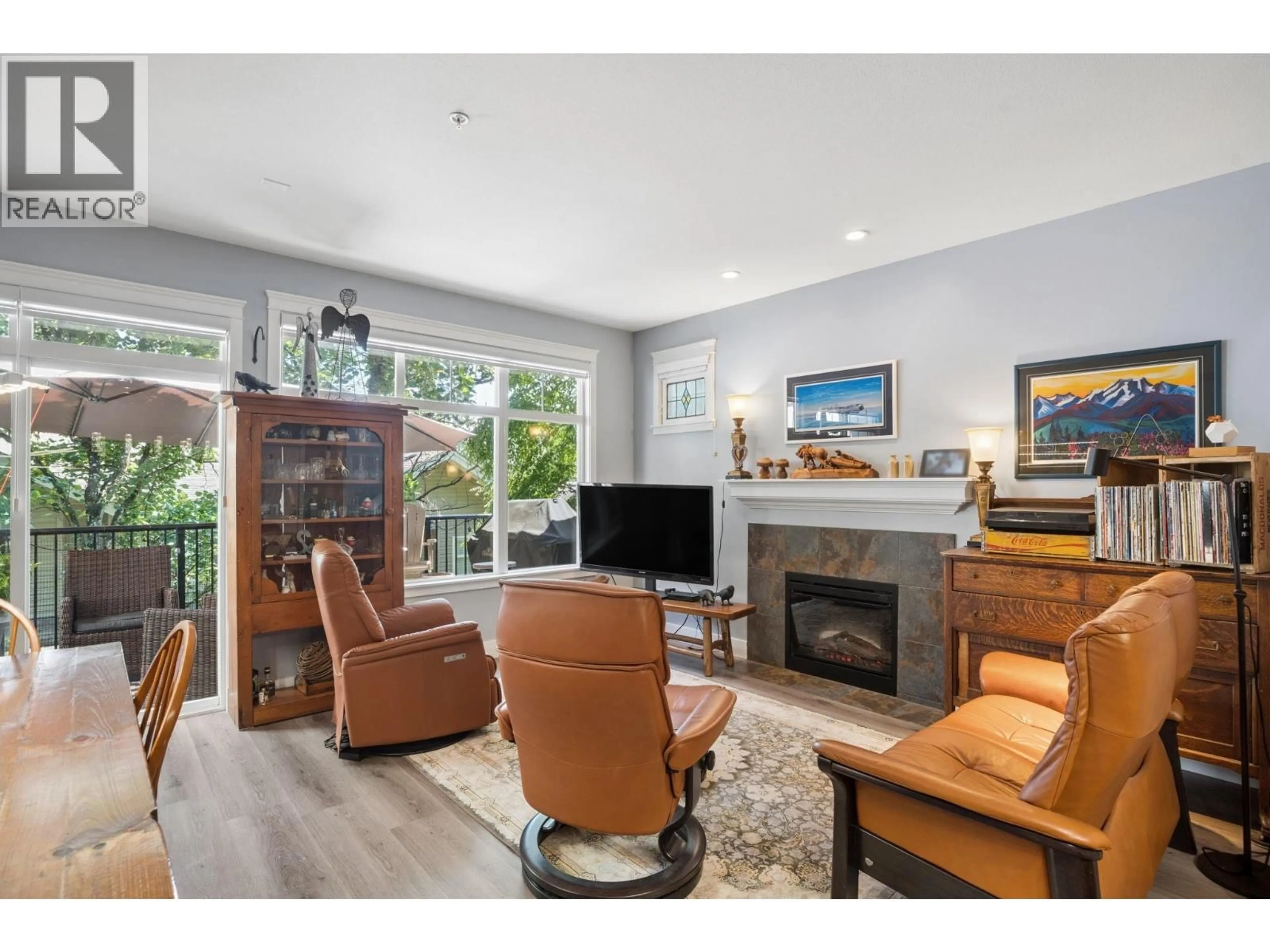 Living room with furniture, unknown for 46 - 11282 COTTONWOOOD DRIVE, Maple Ridge British Columbia V2X8W8