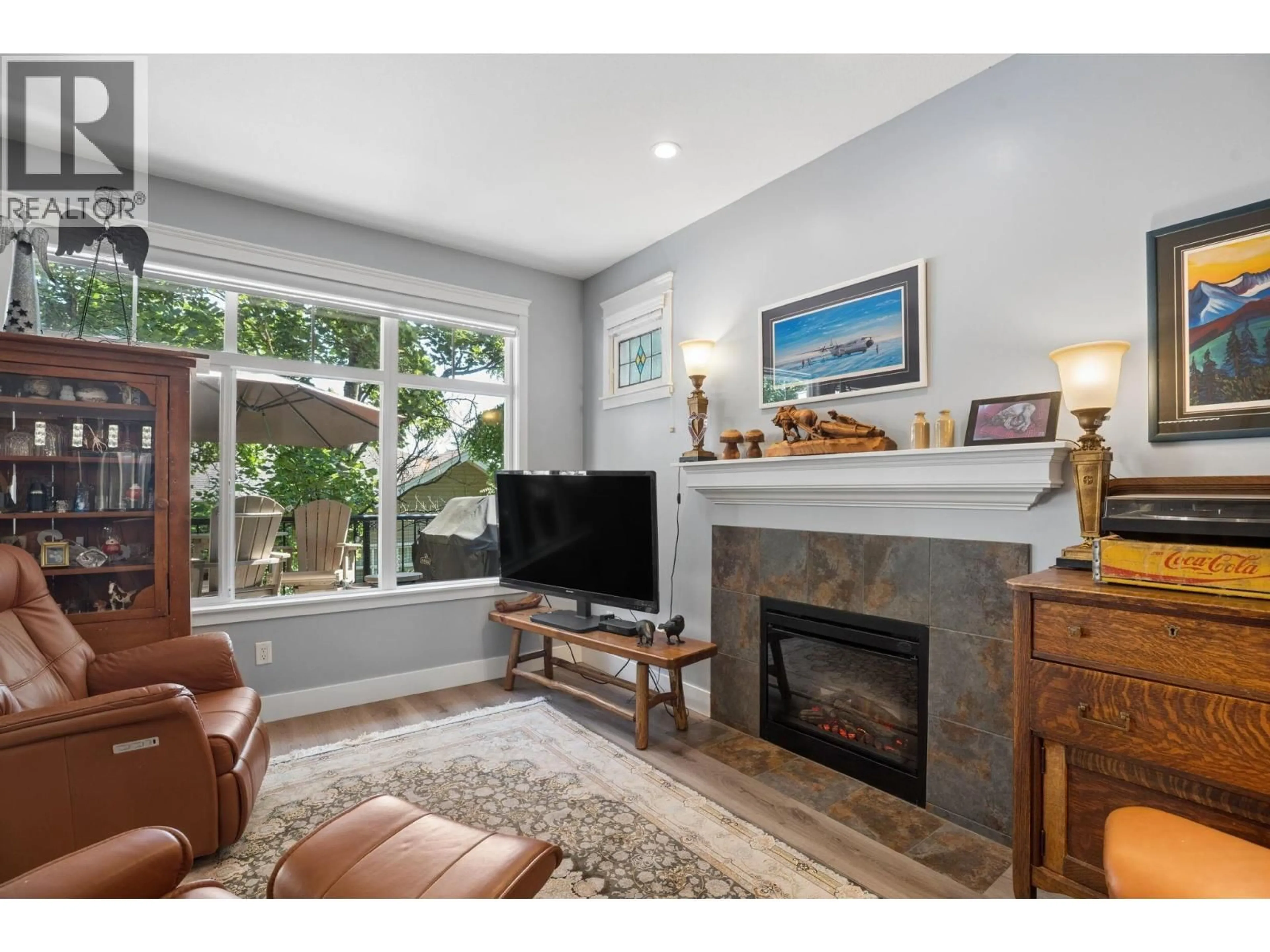 Living room with furniture, unknown for 46 - 11282 COTTONWOOD DRIVE, Maple Ridge British Columbia V2X8W8