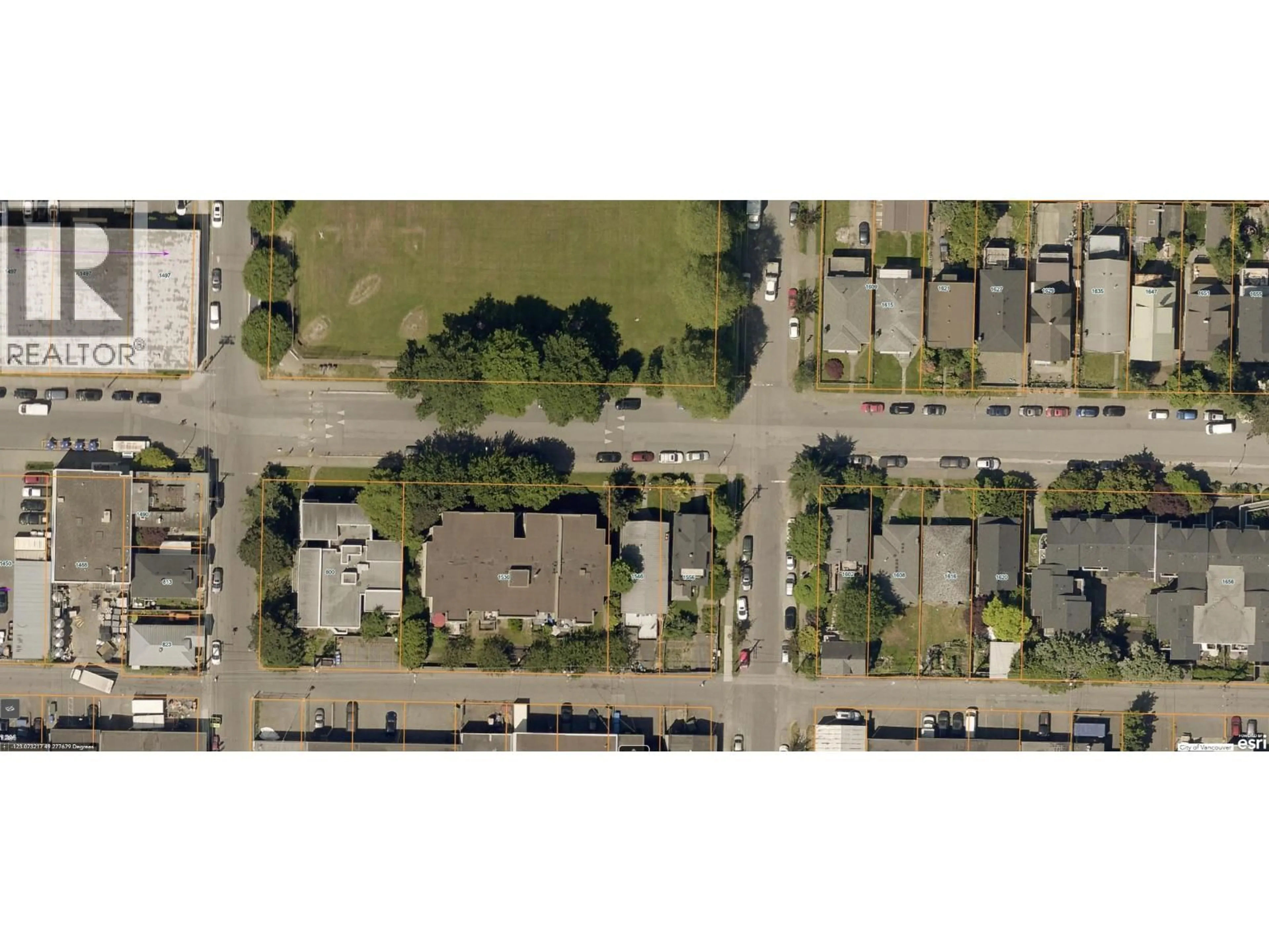 A pic from outside/outdoor area/front of a property/back of a property/a pic from drone, street for 1546 ADANAC STREET, Vancouver British Columbia V5L2C5