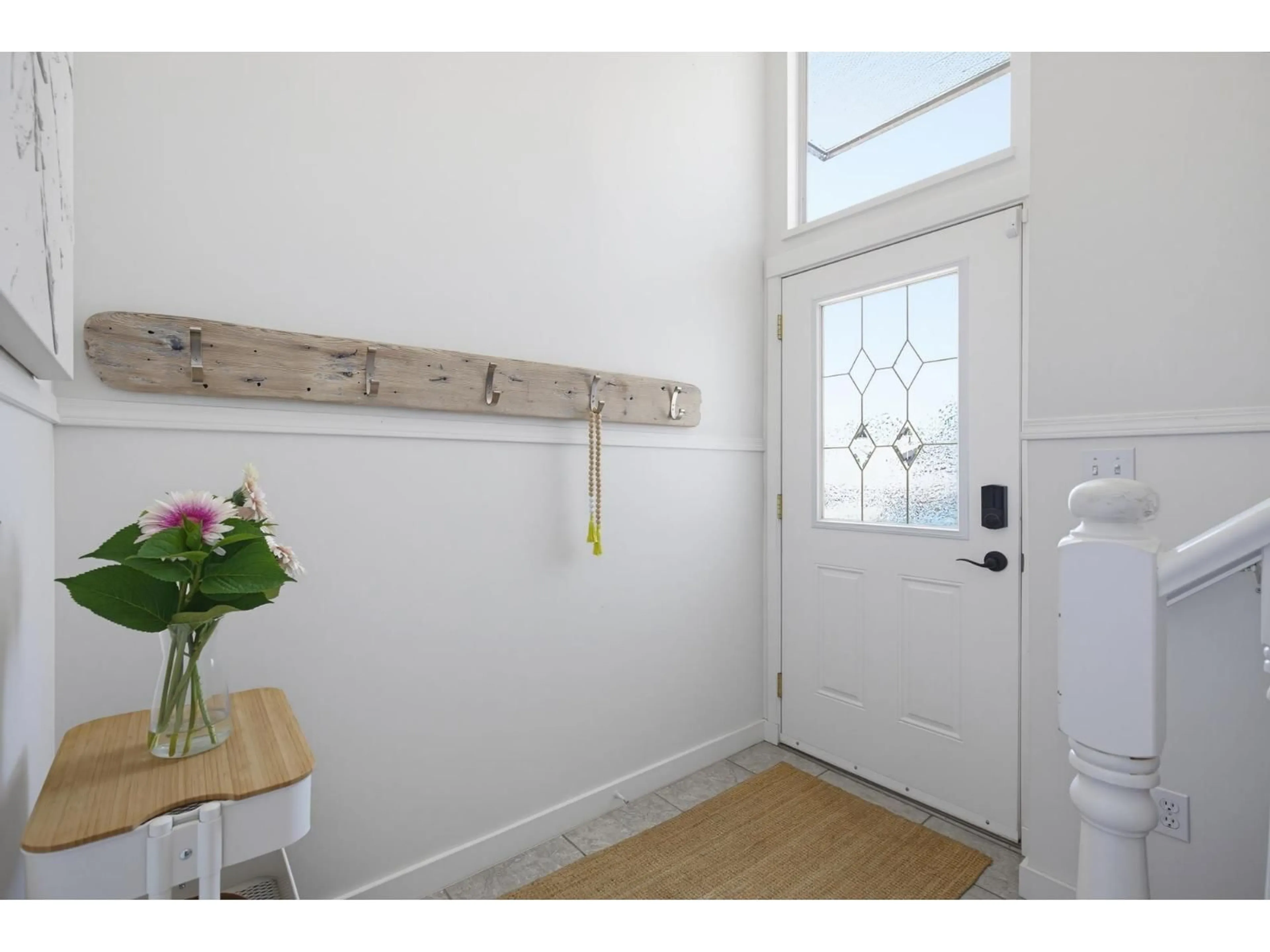 Indoor entryway for 45 - 2023 WINFIELD DRIVE, Abbotsford British Columbia V3G1K5