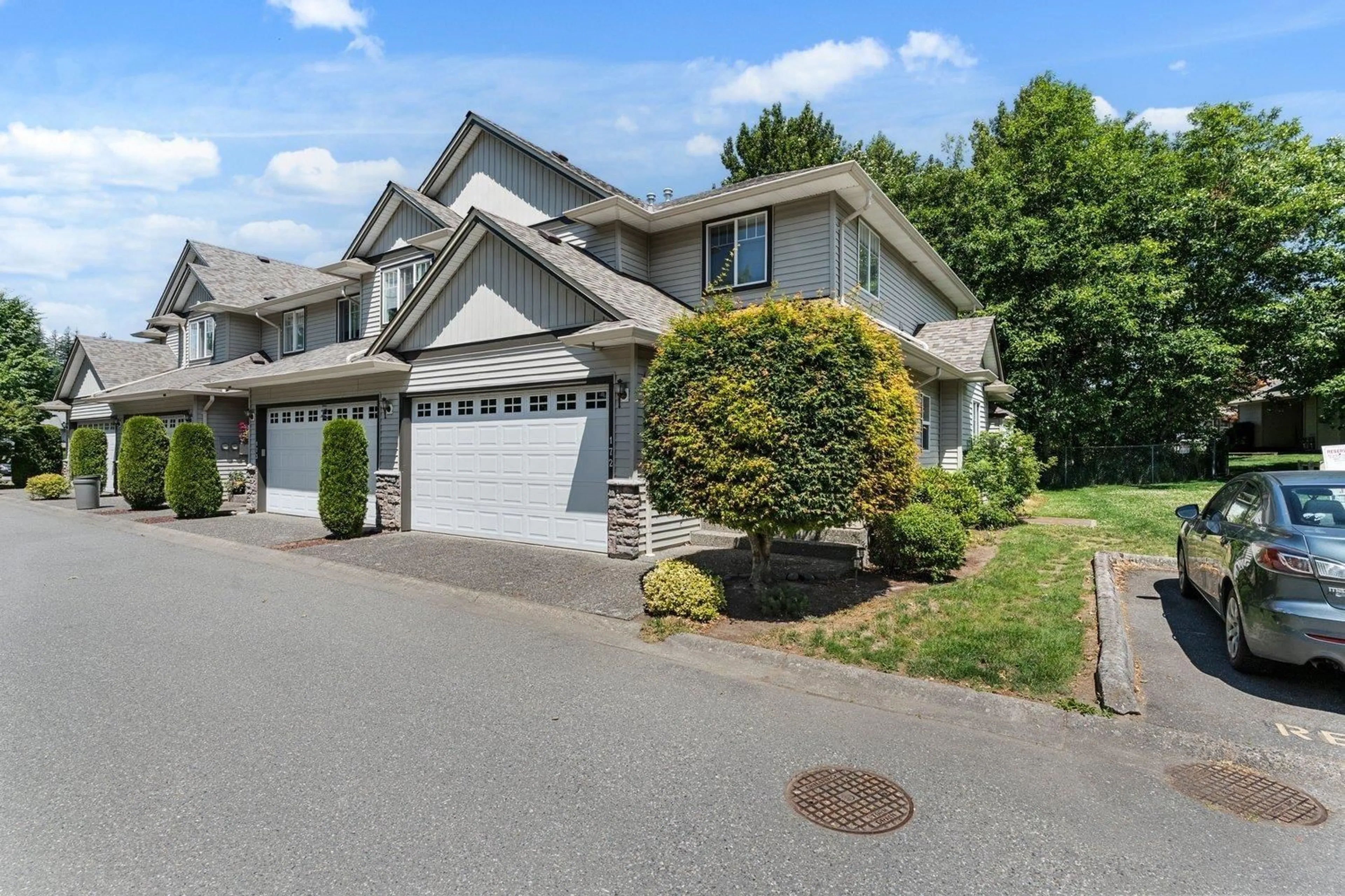 A pic from outside/outdoor area/front of a property/back of a property/a pic from drone, street for 172 - 46360 VALLEYVIEW ROAD, Chilliwack British Columbia V2R5L7