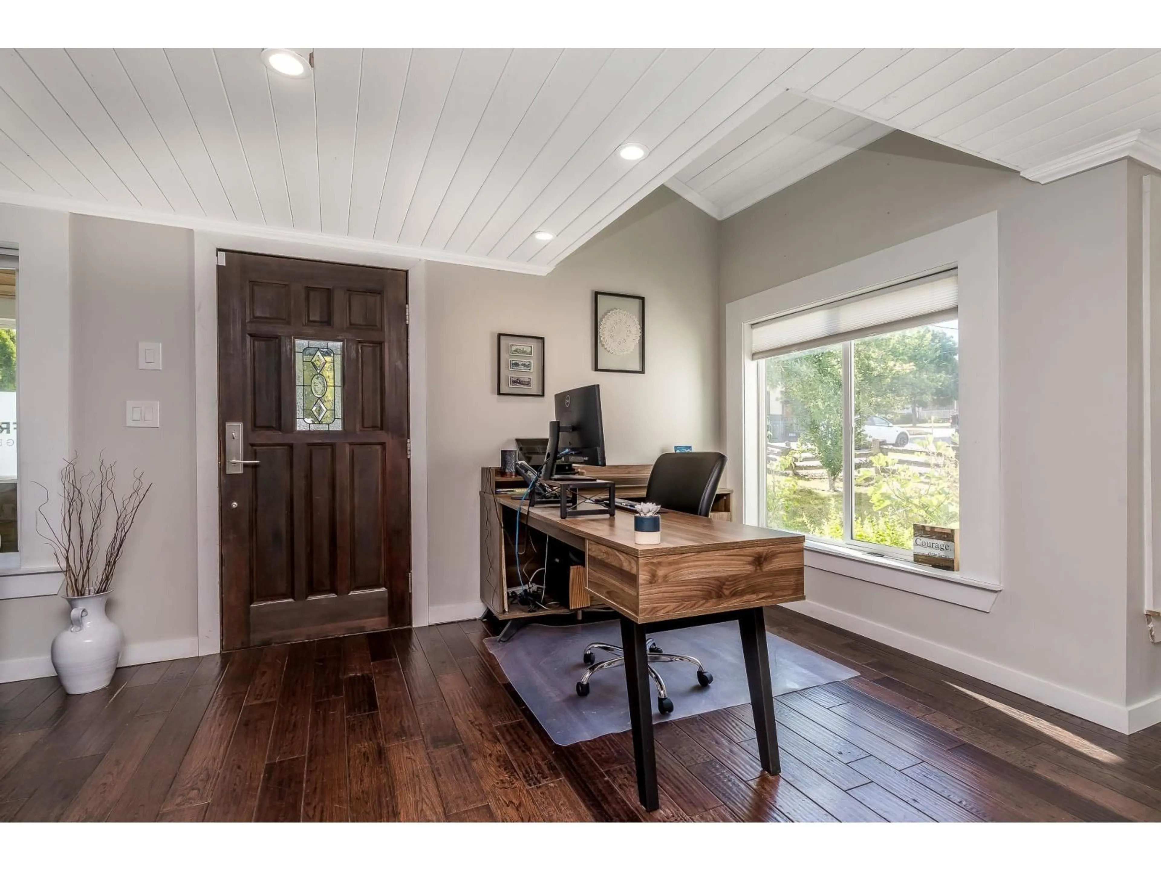 Indoor entryway for 4827 216A STREET, Langley British Columbia V3A2N6