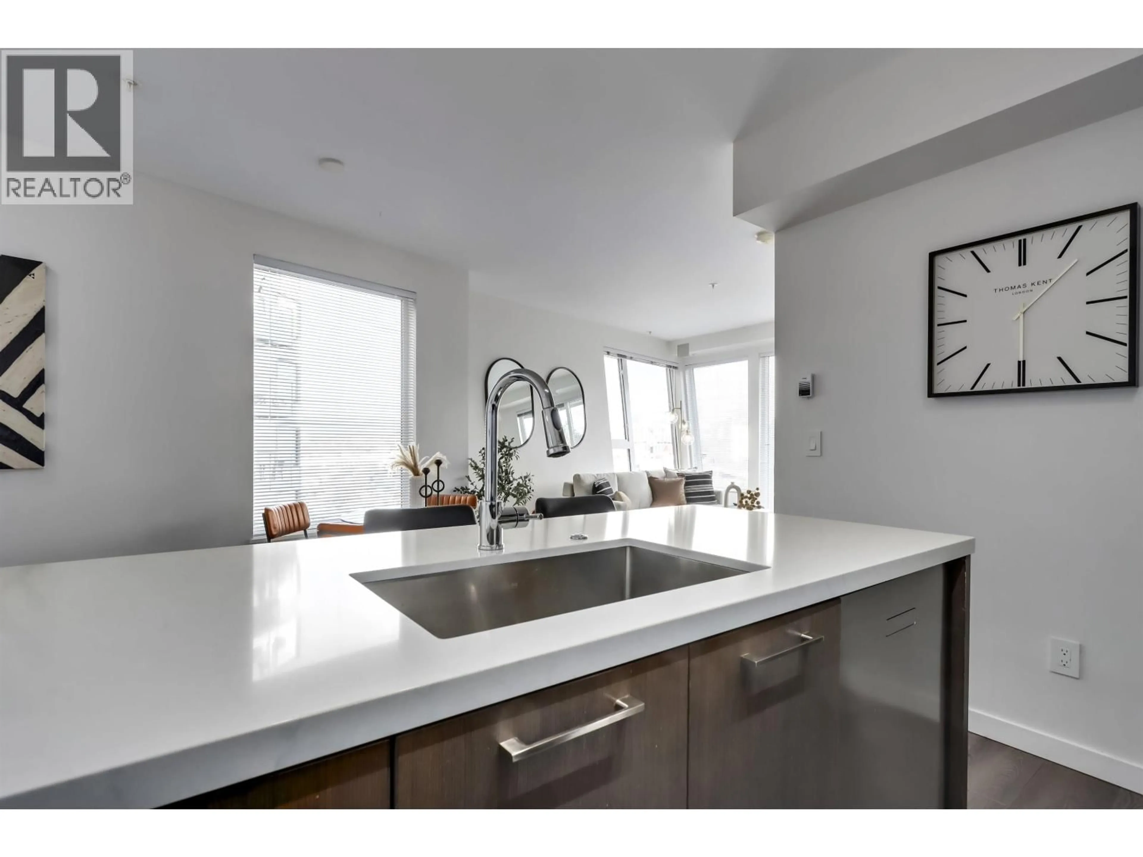 Unknown for 313 - 417 GREAT NORTHERN WAY, Vancouver British Columbia V5T0G7