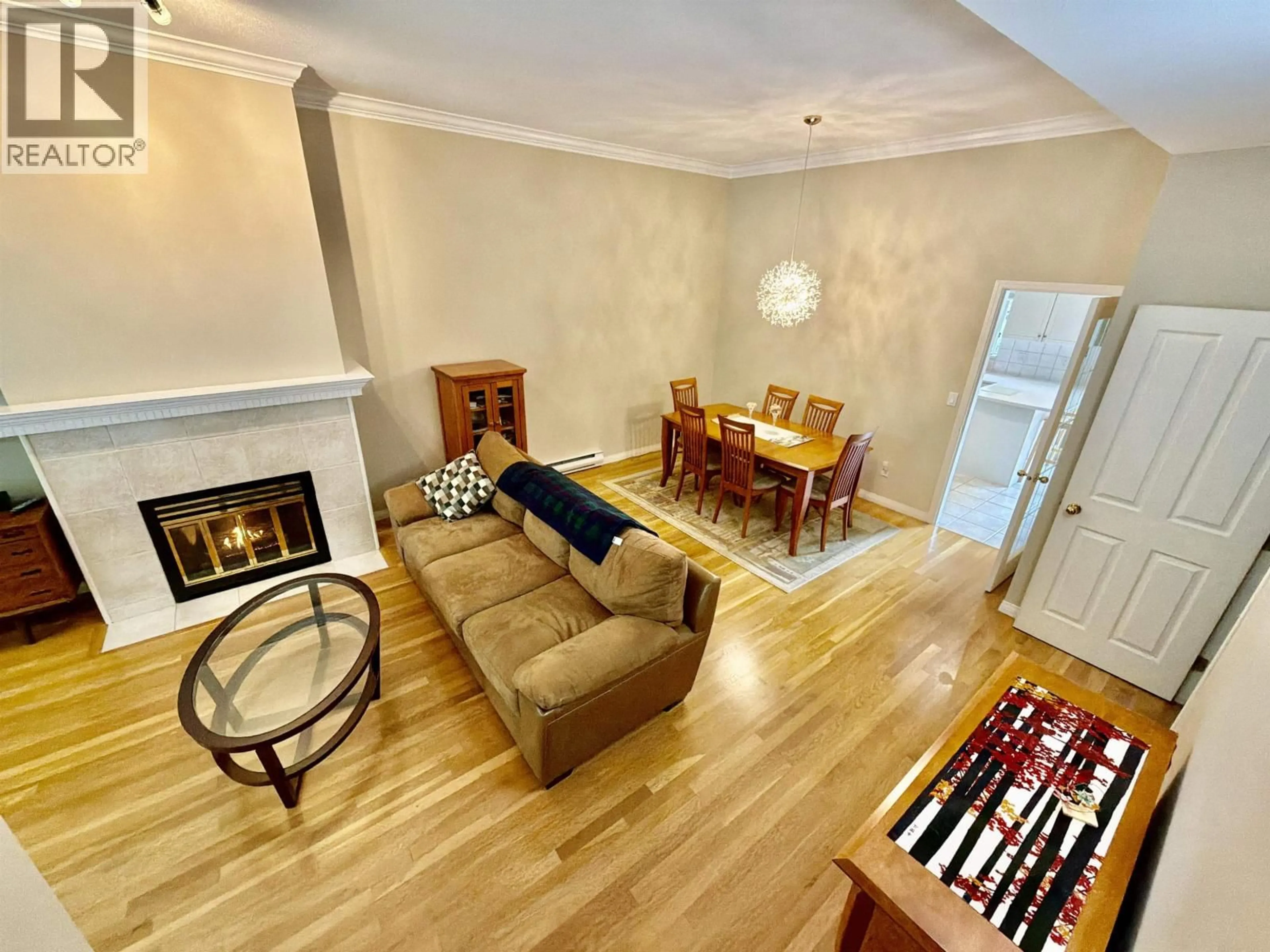 Living room with furniture, unknown for 4 - 1701 CHESTERFIELD AVENUE, North Vancouver British Columbia V7M2N9