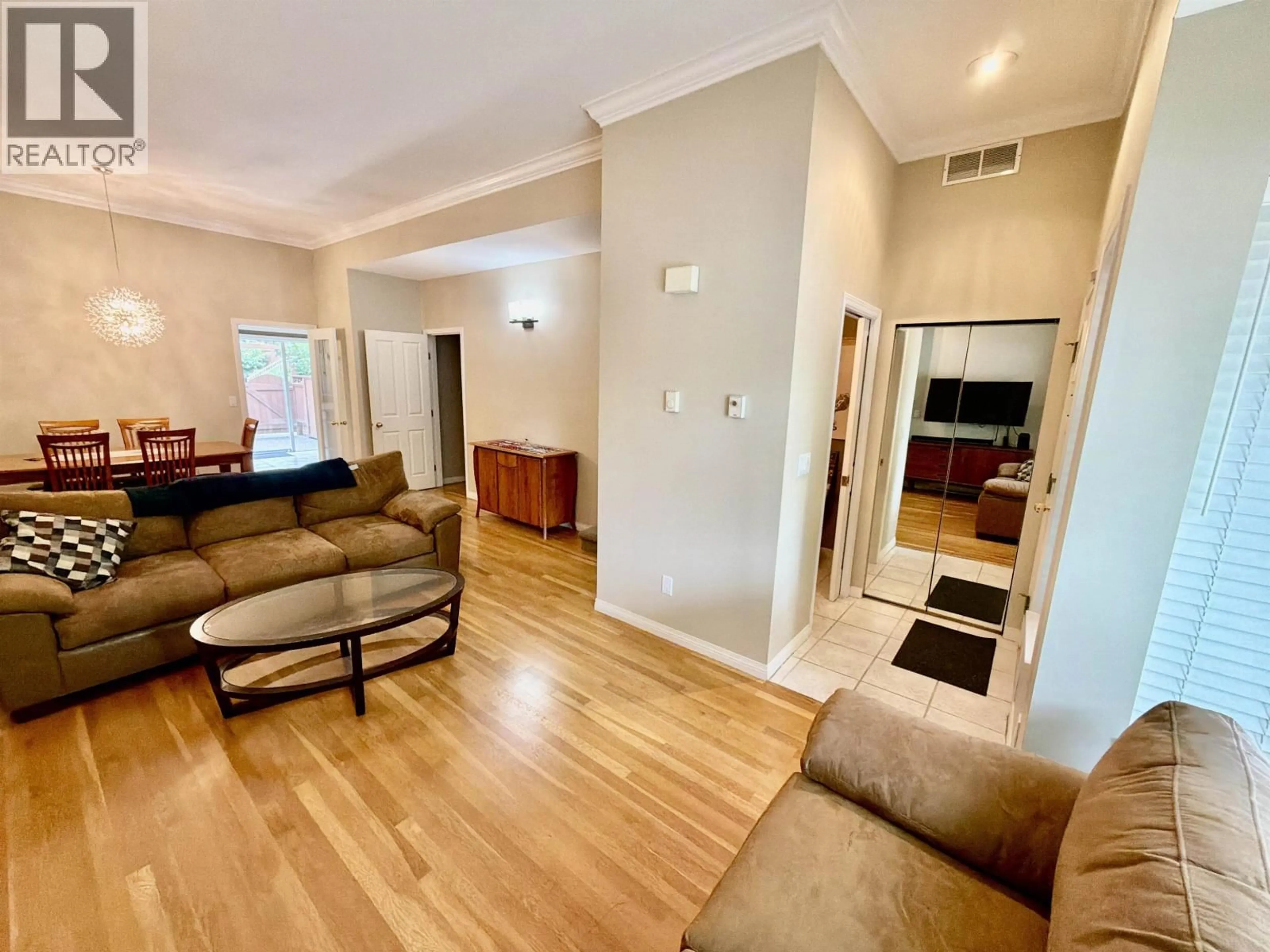 A pic of a room for 4 - 1701 CHESTERFIELD AVENUE, North Vancouver British Columbia V7M2N9