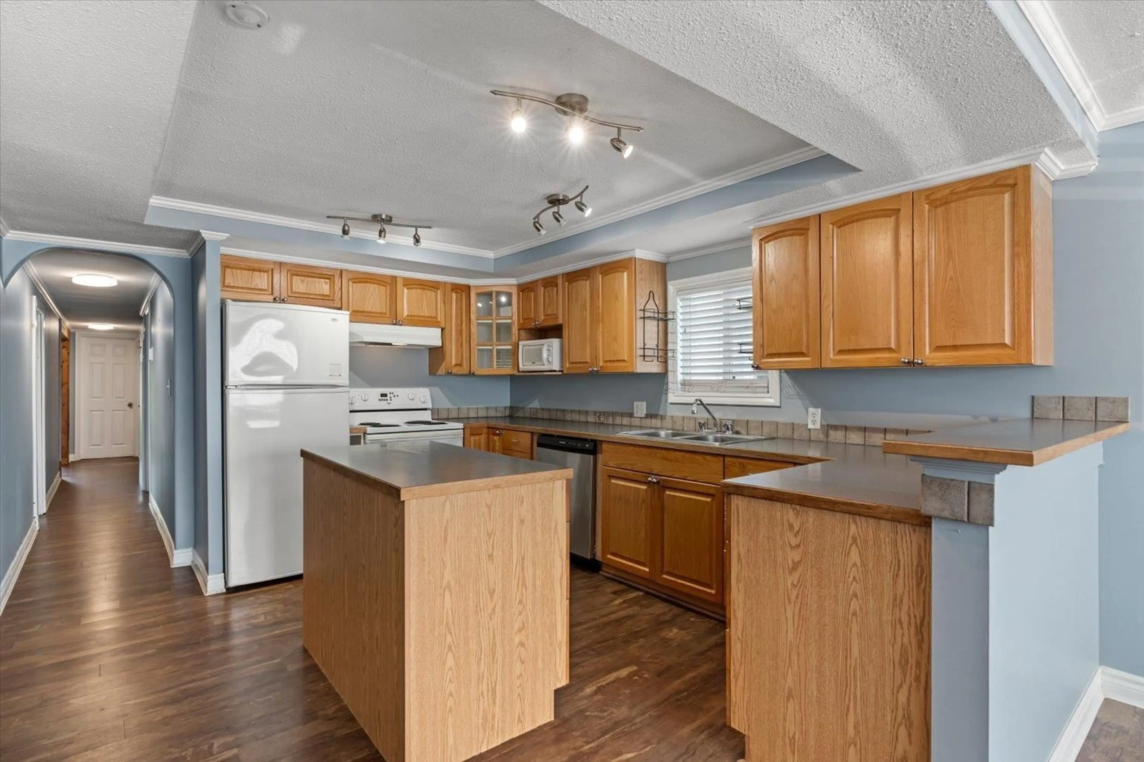 Standard kitchen, unknown for 10 - 45640 WATSON ROAD, Chilliwack British Columbia V2R3P8