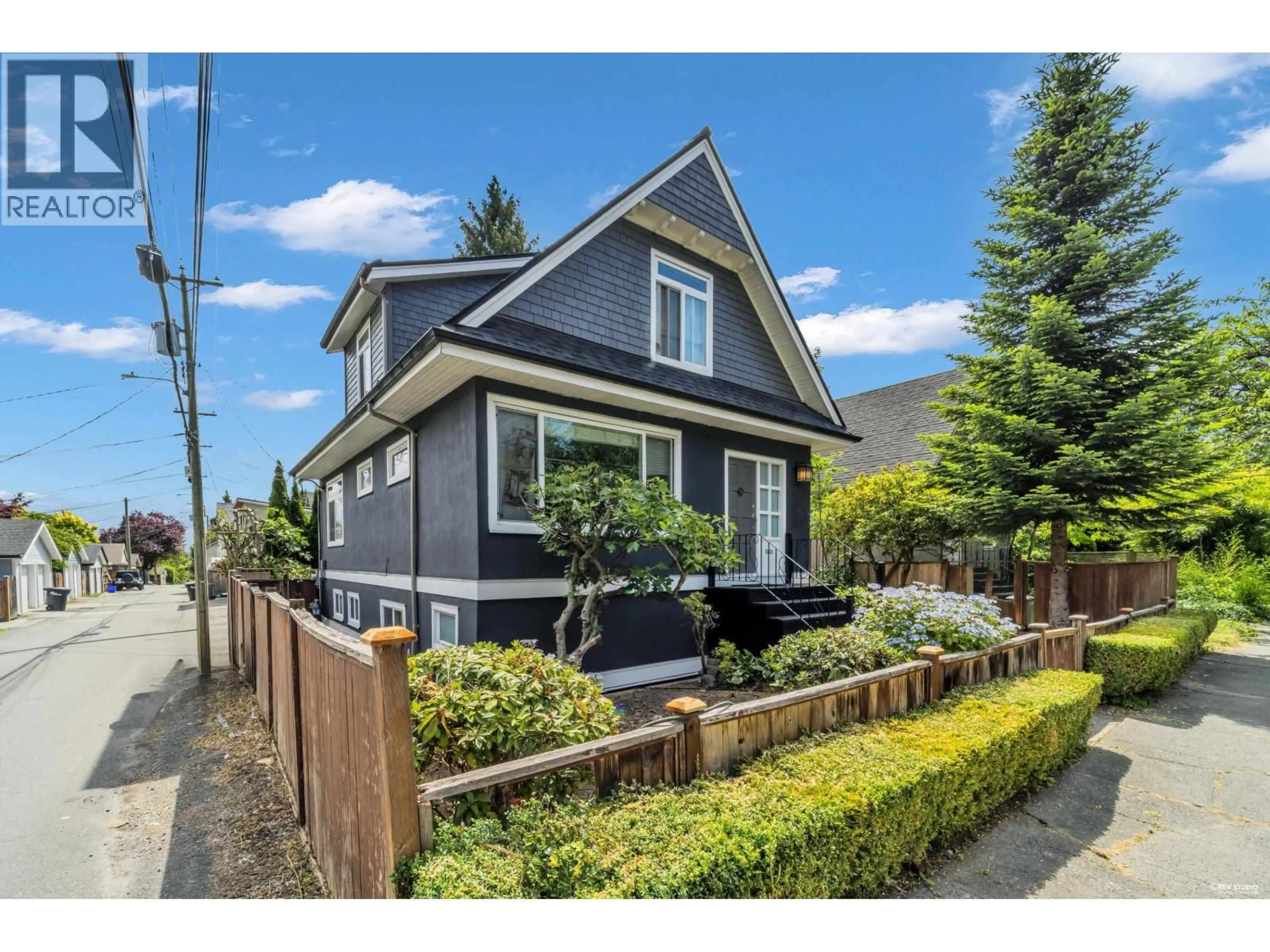 Home with vinyl exterior material, street for 2636 PRINCE ALBERT STREET, Vancouver British Columbia V5T3X3