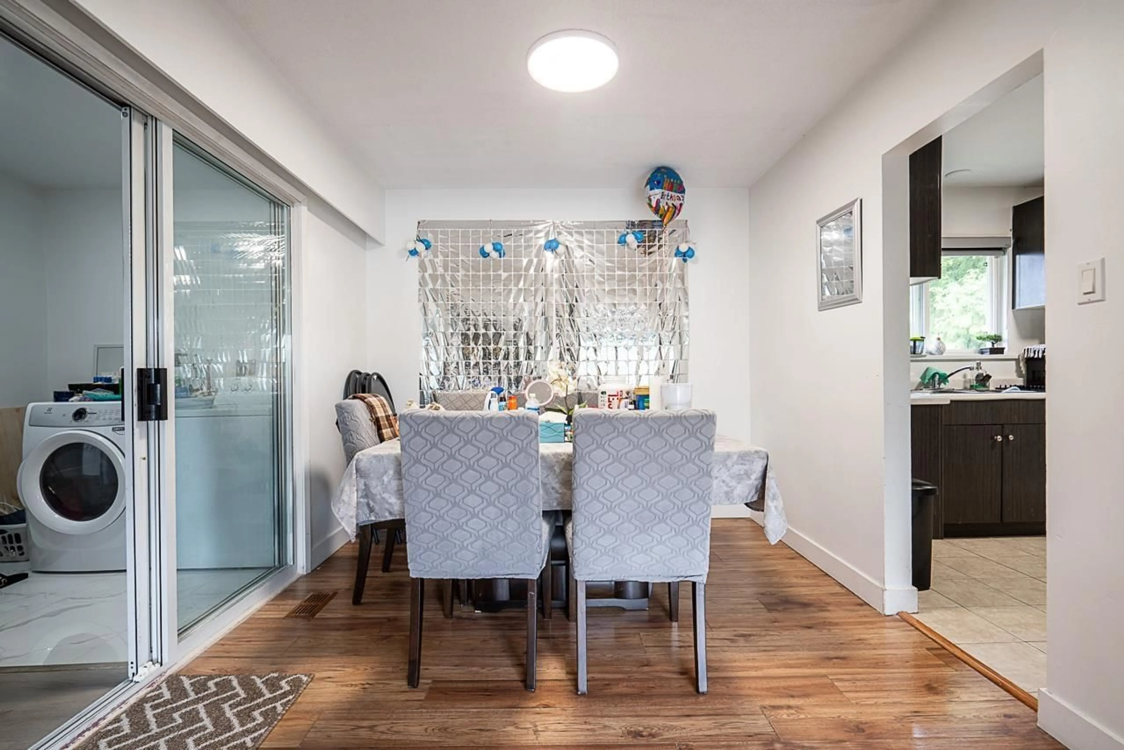 Dining room, unknown for 6837 144 STREET, Surrey British Columbia V3W5R9